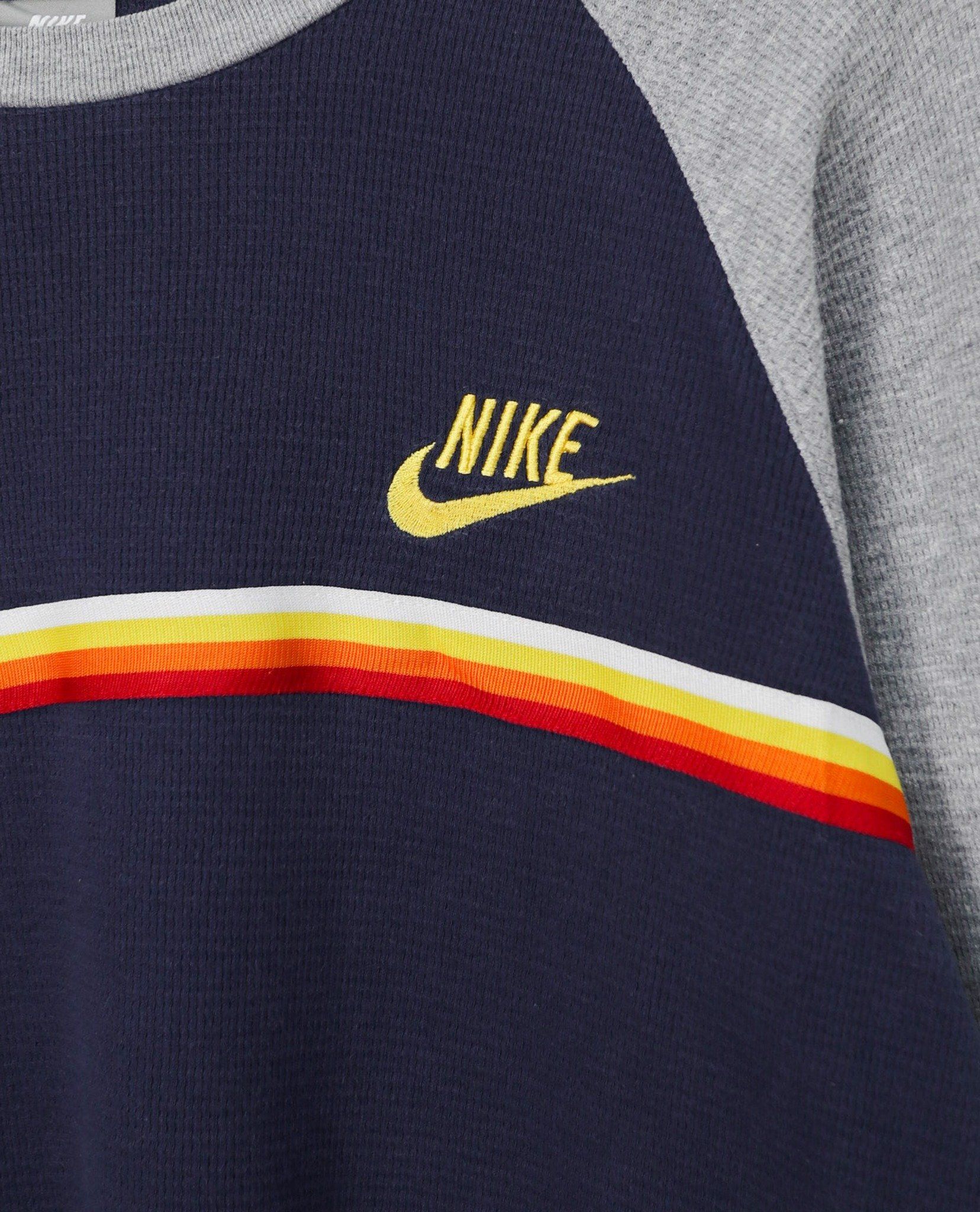 10.25.22 - VTG WAFFLE LONGSLEEVE SHIRT - NIKE 2009