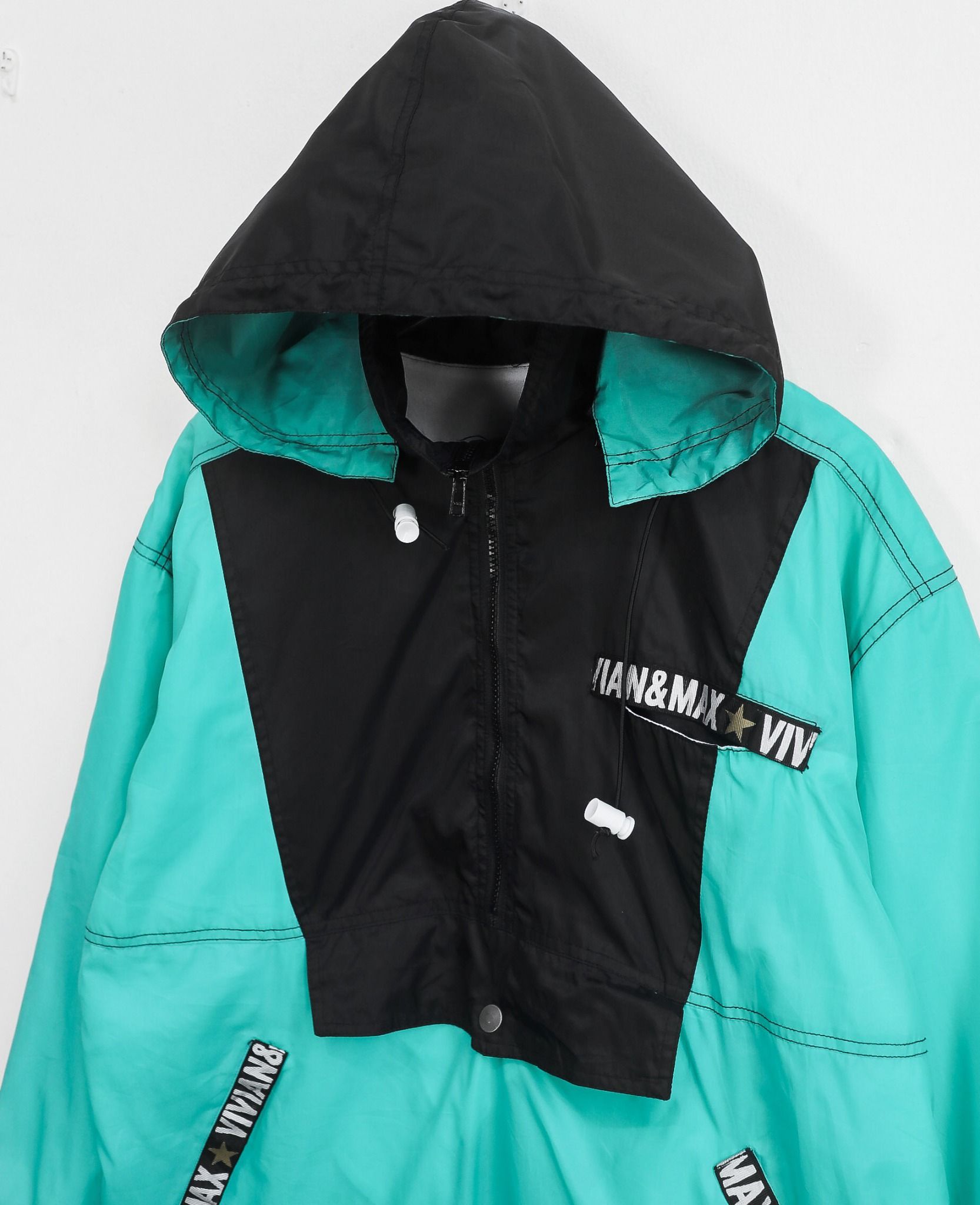 06.23.24 - VTG QUARTER ZIP WINDBREAKER JACKET - VIVIAN & MAX NEW YORK
