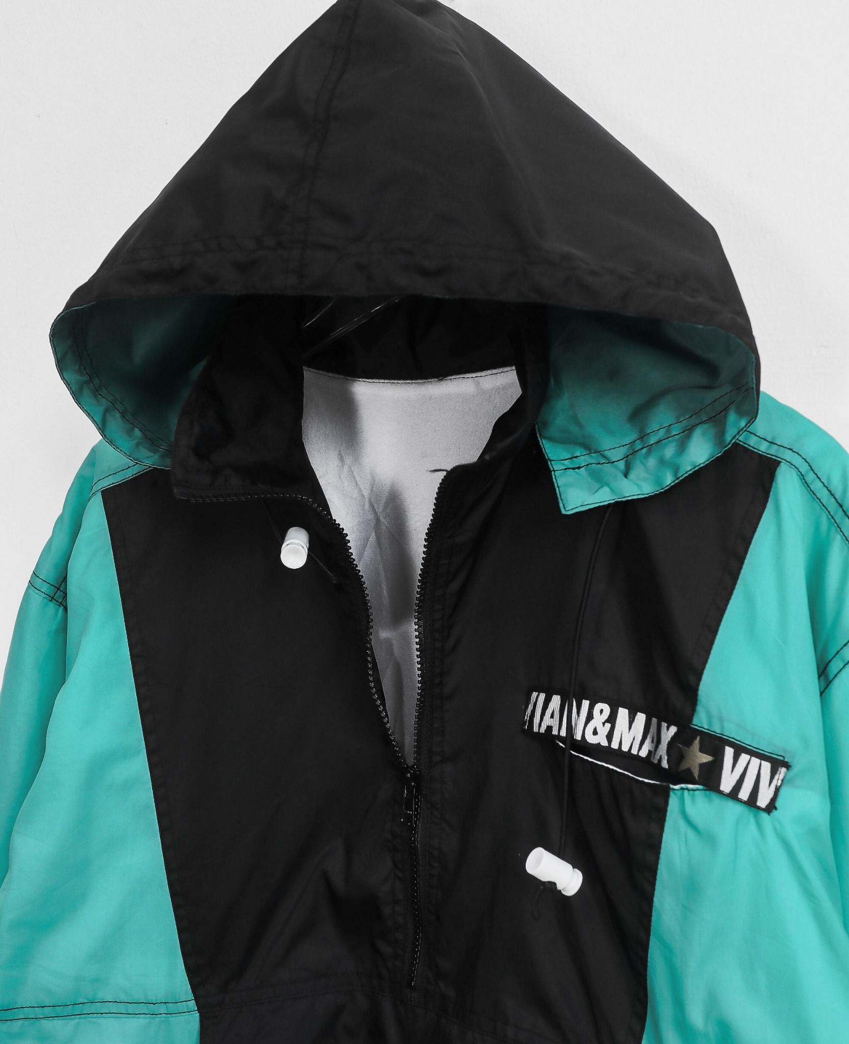 06.23.24 - VTG QUARTER ZIP WINDBREAKER JACKET - VIVIAN & MAX NEW YORK