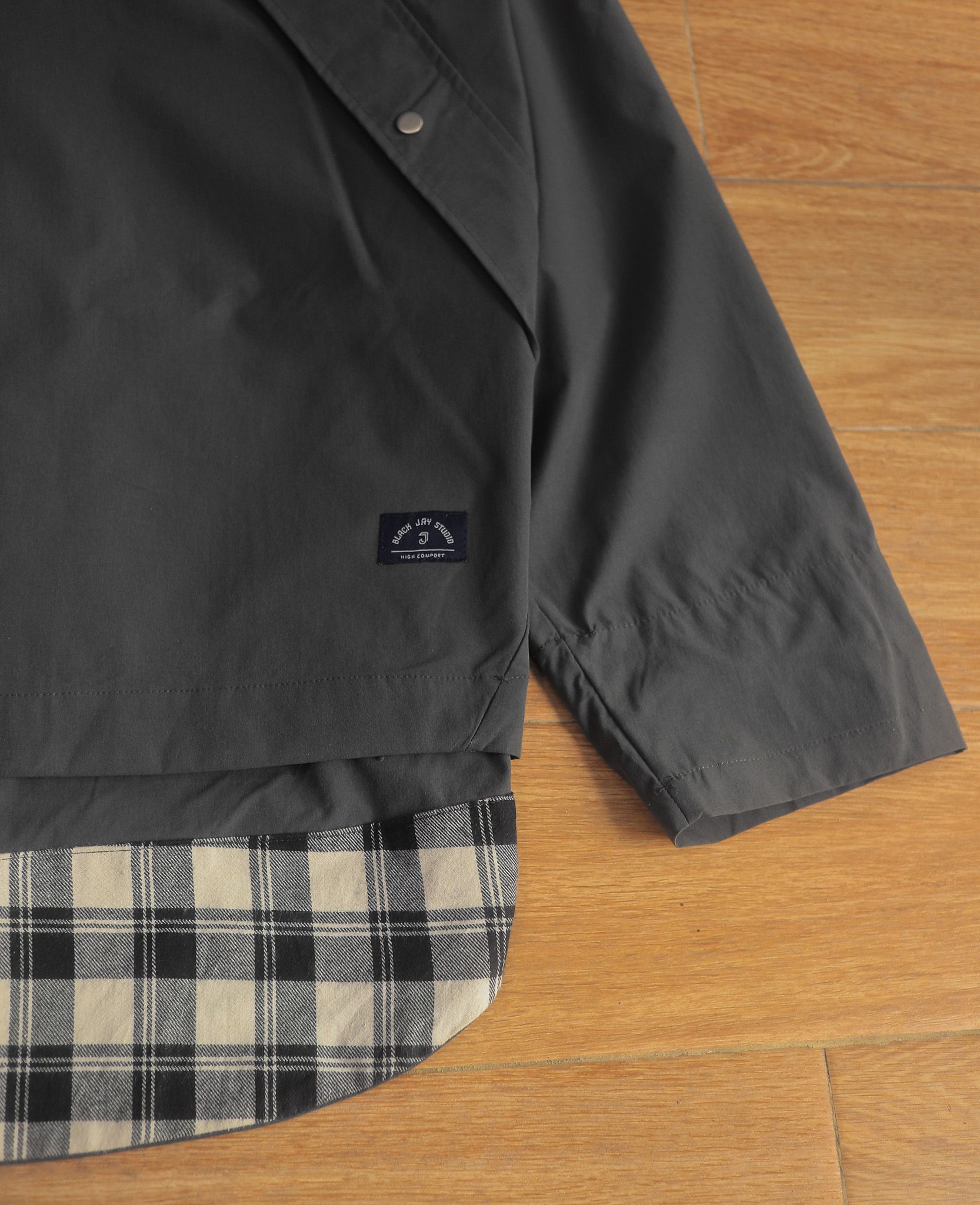 10.27.24 - VTG WINDBREAKER OVERSIZED QUARTER ZIP JACKET - BLACK STUDIO