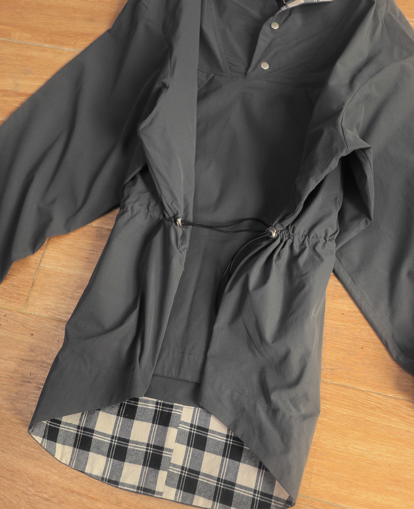 10.27.24 - VTG WINDBREAKER OVERSIZED QUARTER ZIP JACKET - BLACK STUDIO