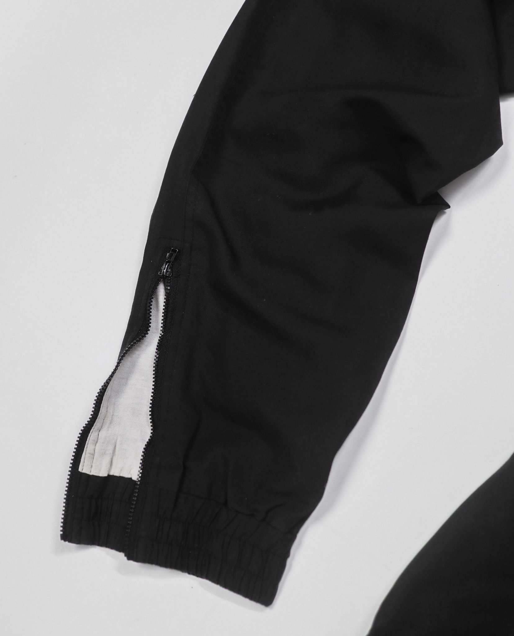 02.16.23 - VTG WIND PANTS - PUMA 90s