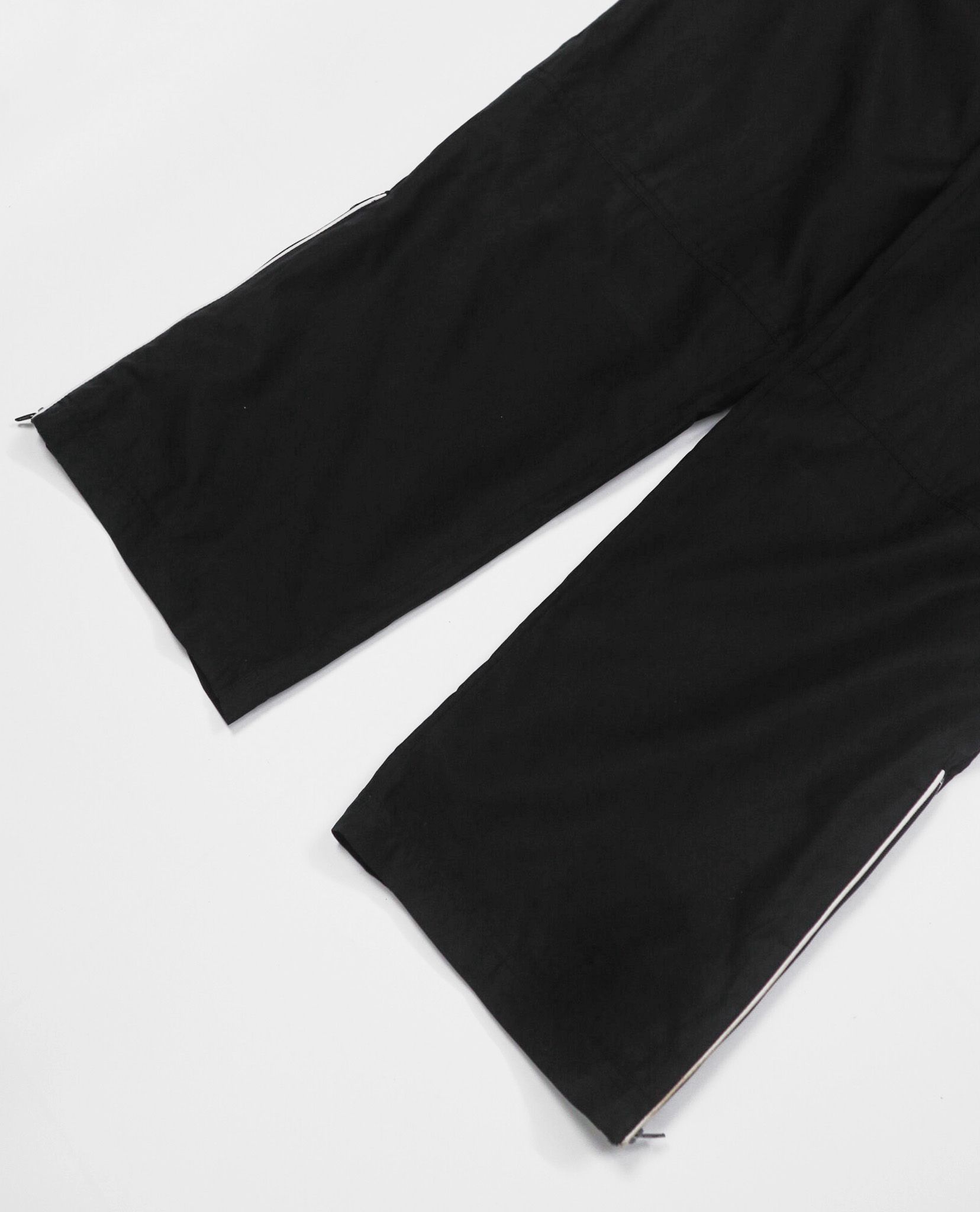 02.16.23 - VTG WIND PANTS - REEBOK