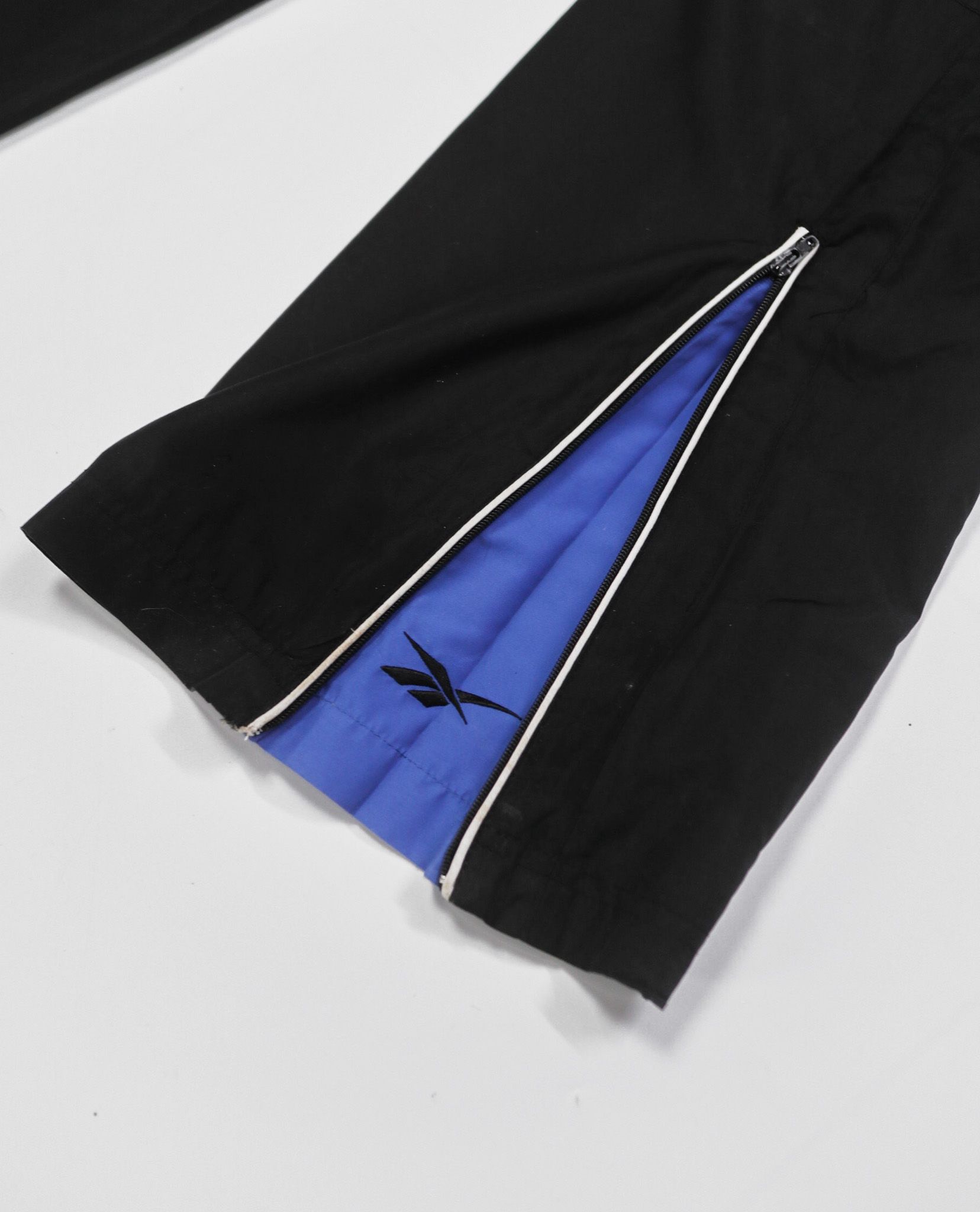 02.16.23 - VTG WIND PANTS - REEBOK