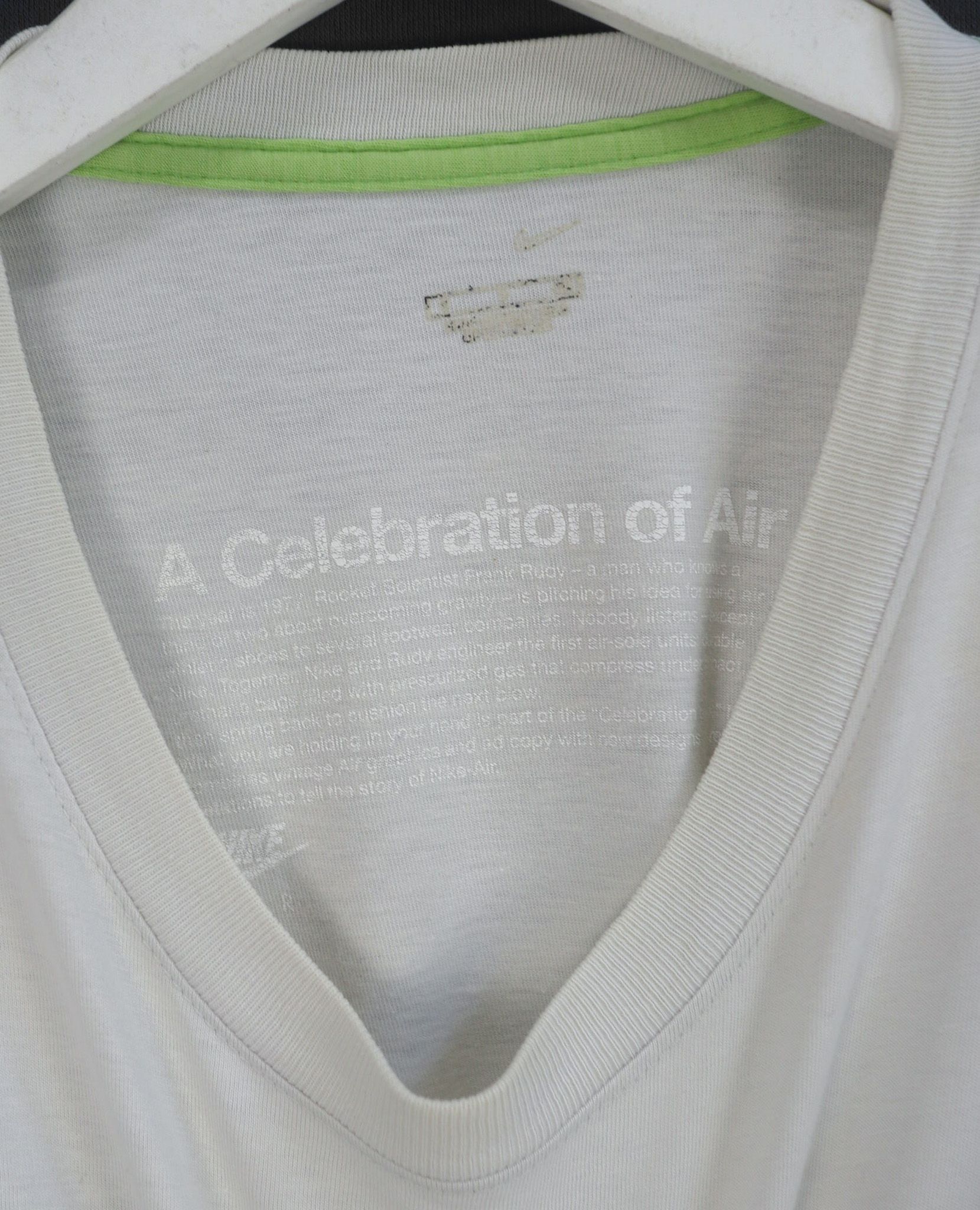 07.21.23 - VTG T-SHIRT - NIKE 00s