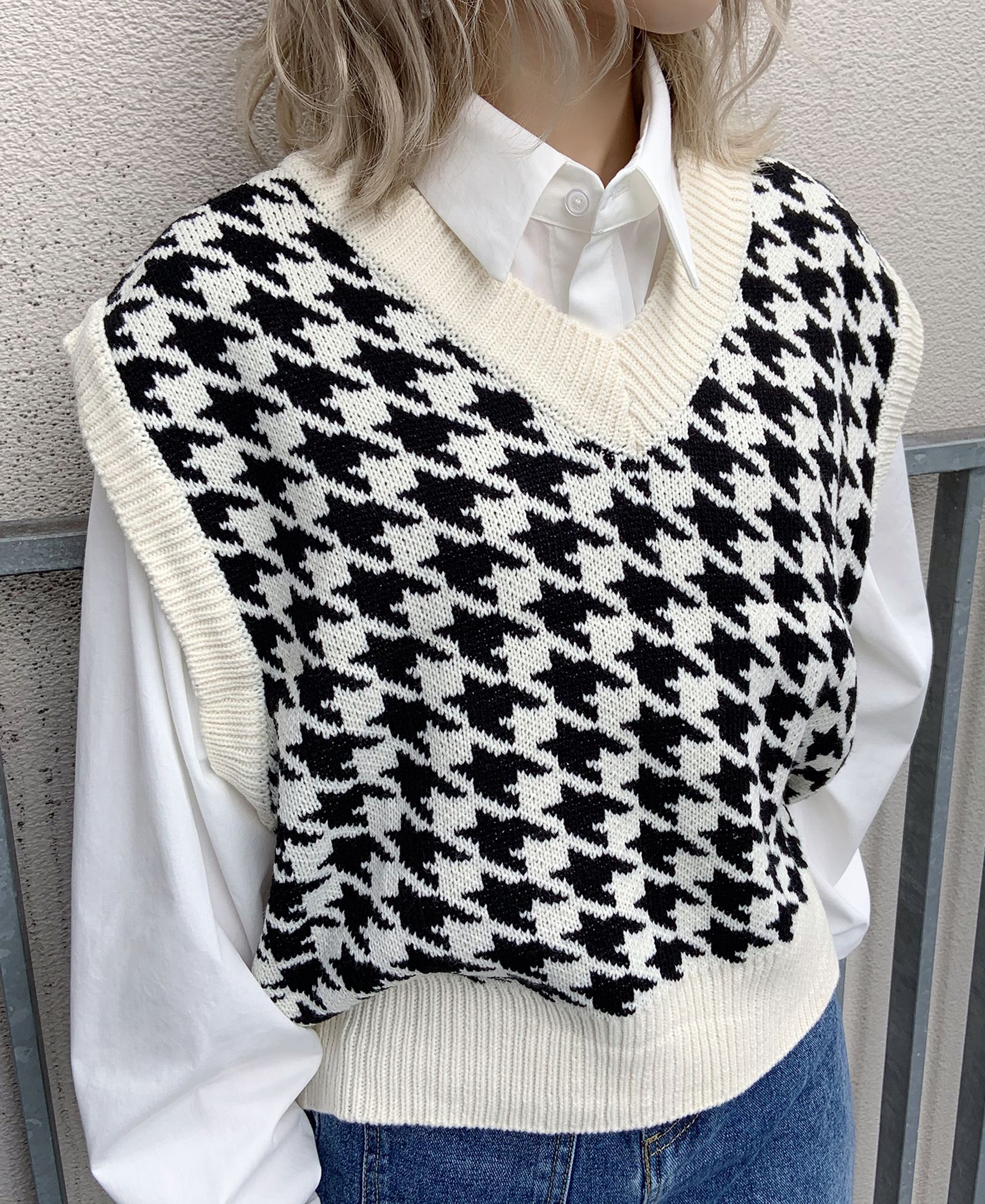 11.09.23 - VTG KNIT VEST - FIGMENTS