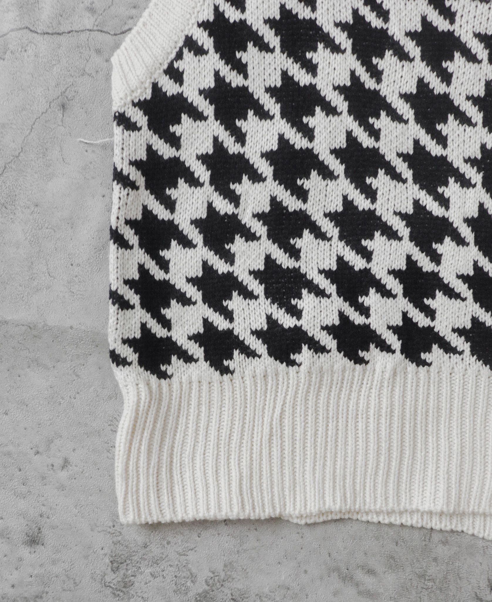 11.09.23 - VTG KNIT VEST - FIGMENTS