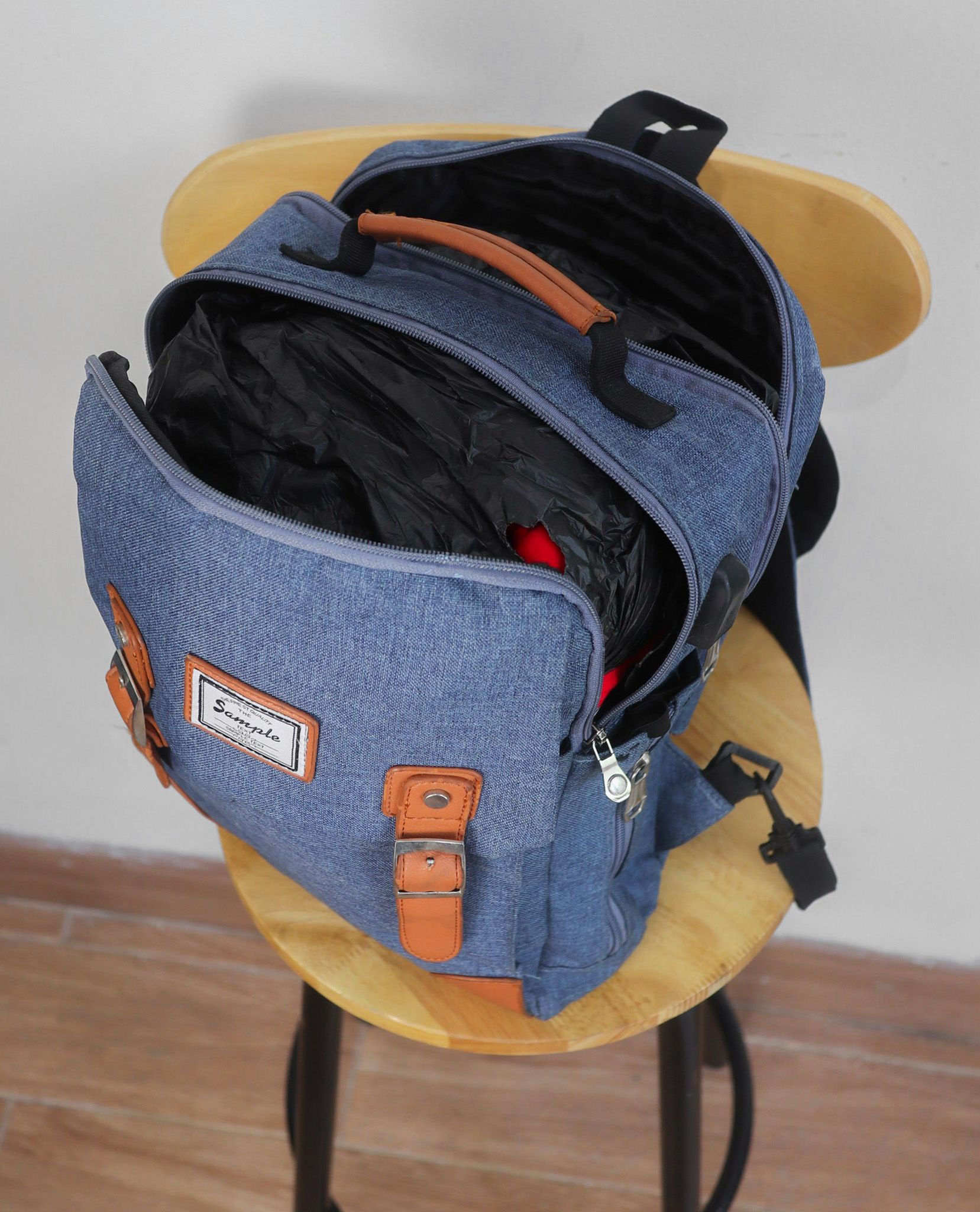 07.06.23 - VTG BAG - THE SAMPLE