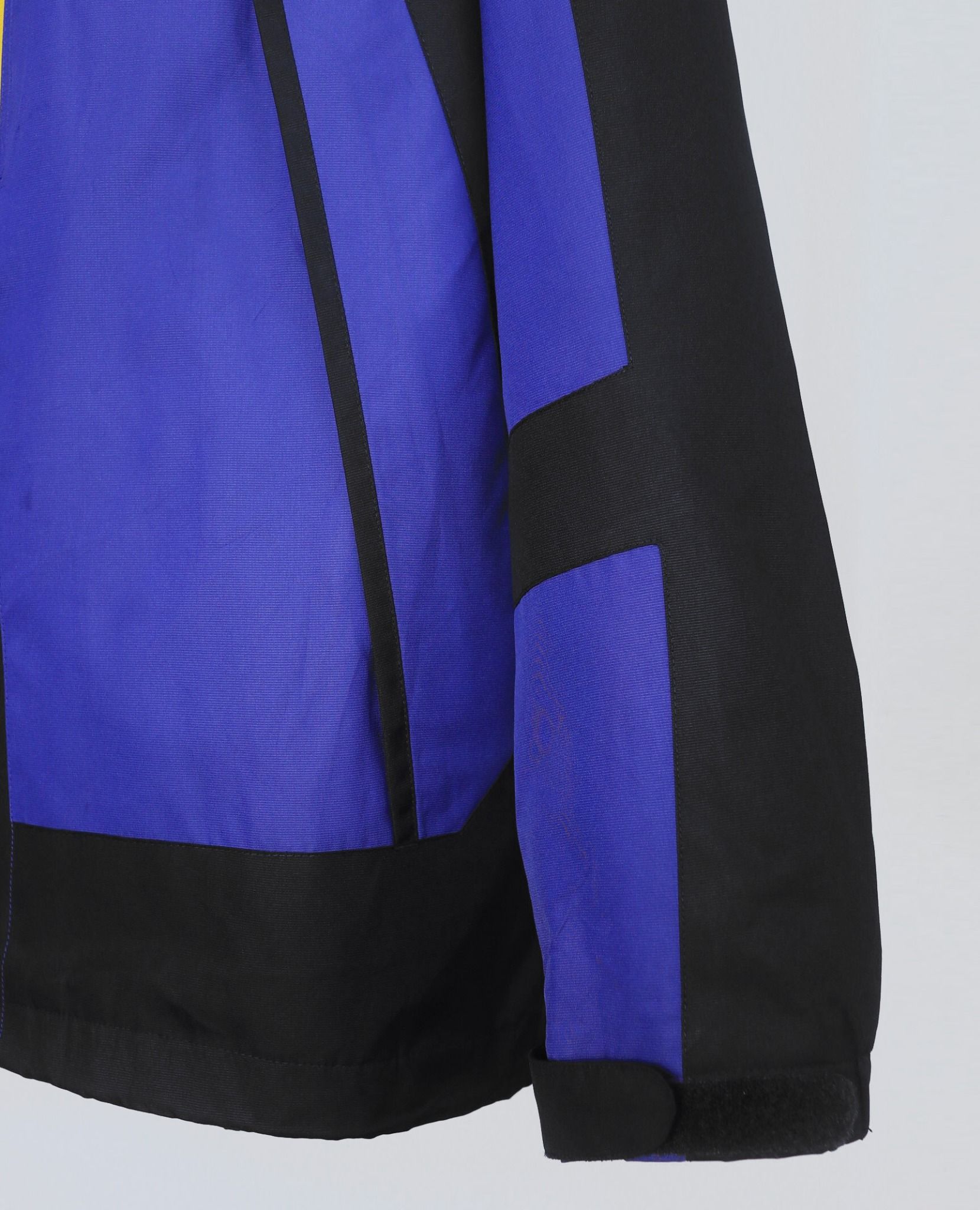 10.17.23 - VTG WINDBREAKER JACKET - MAGNUS