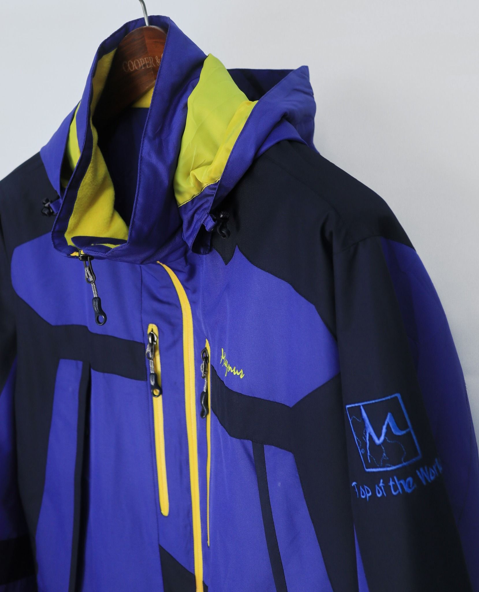 10.17.23 - VTG WINDBREAKER JACKET - MAGNUS
