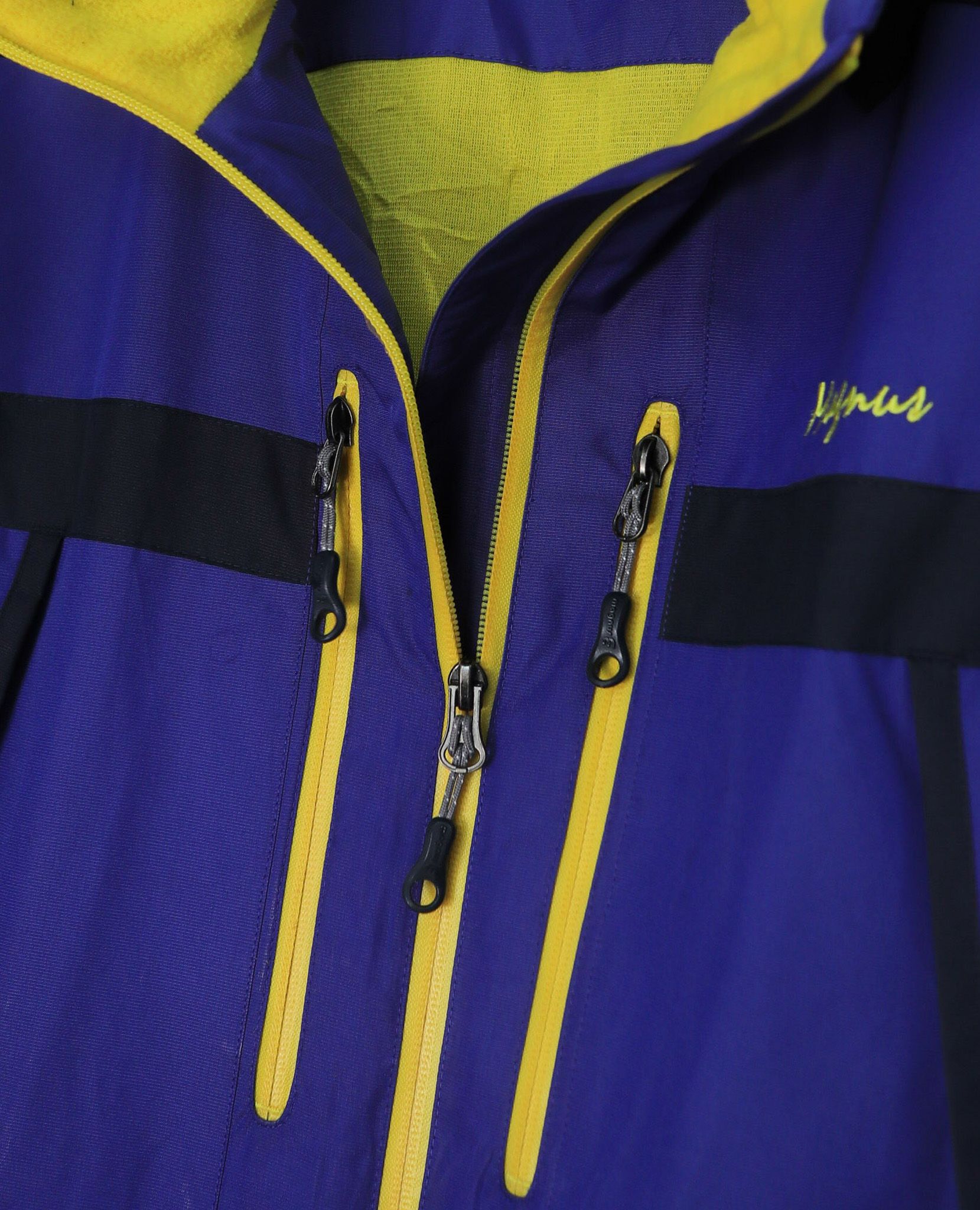 10.17.23 - VTG WINDBREAKER JACKET - MAGNUS