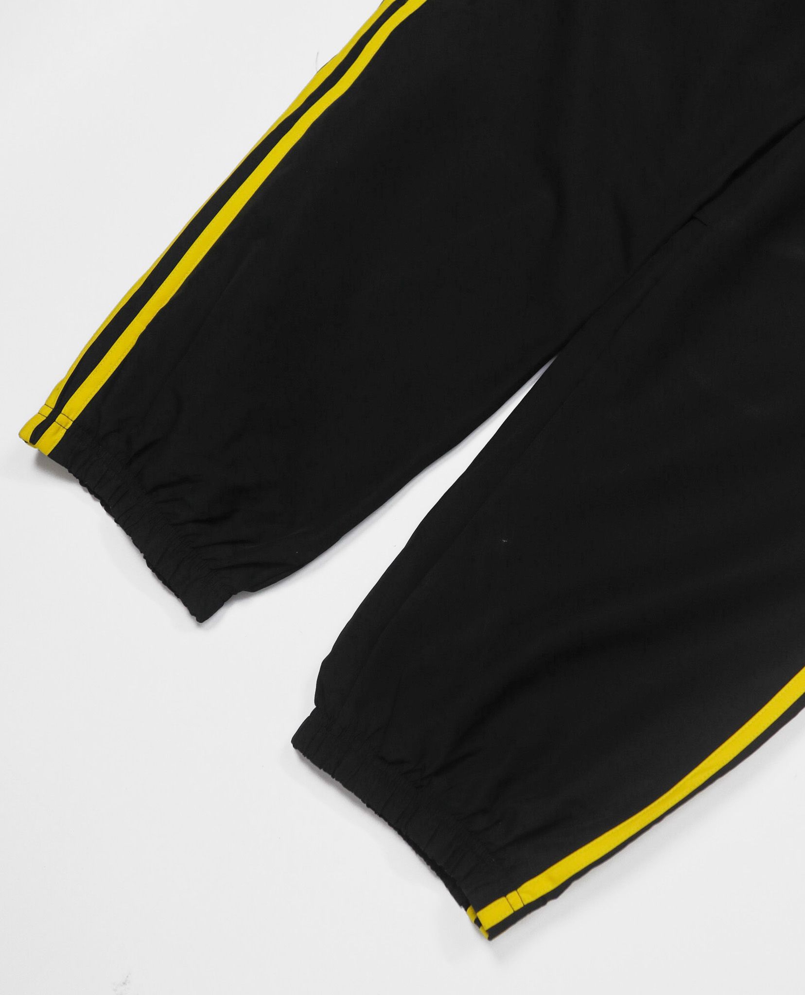 02.17.23 - VTG WIND PANTS - ADIDAS
