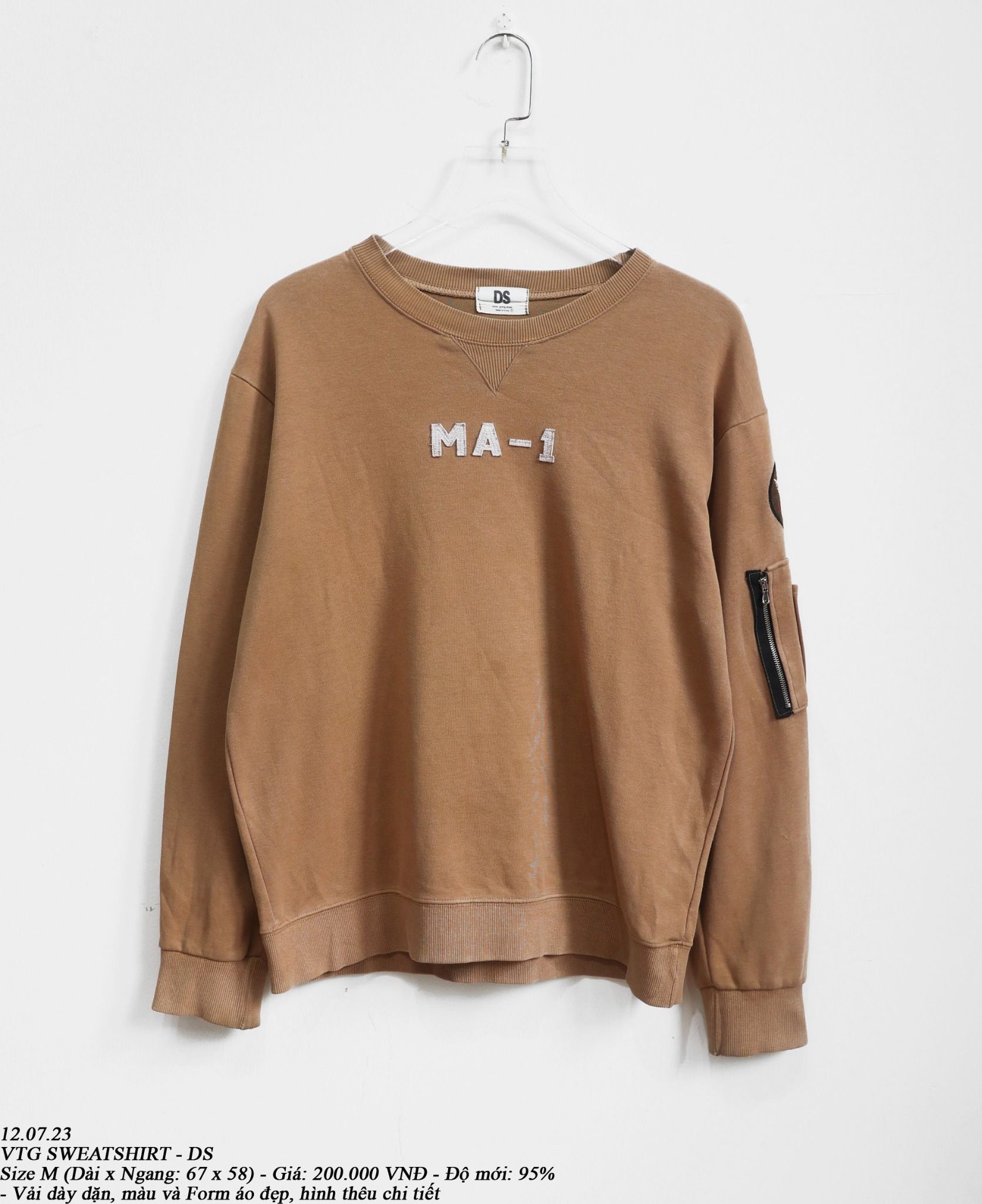 12.07.23 - VTG SWEATSHIRT - DS