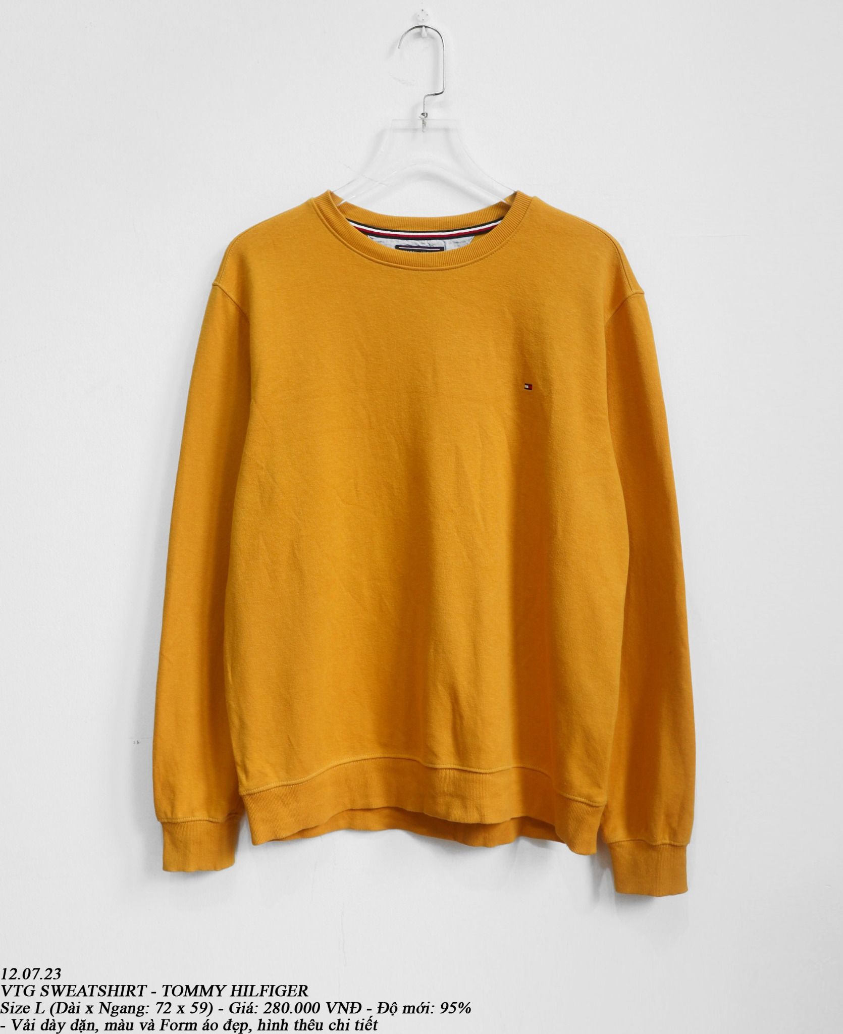 12.07.23 - VTG SWEATSHIRT - TOMMY HILFIGER