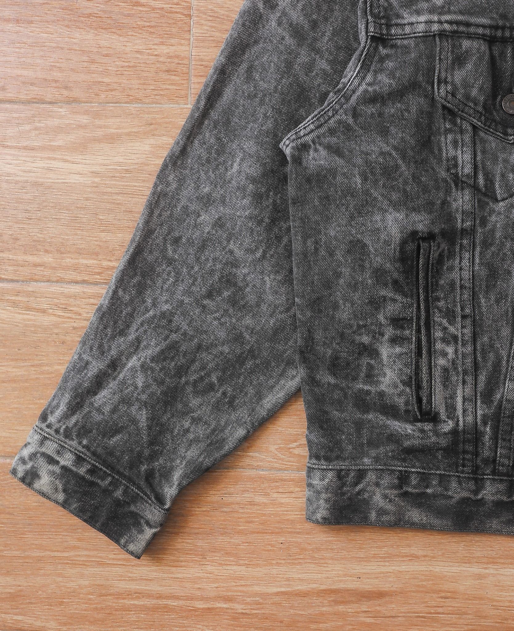 05.13.24 - VTG BOXY CROPPED DENIM JACKET - LEVI'S 90s