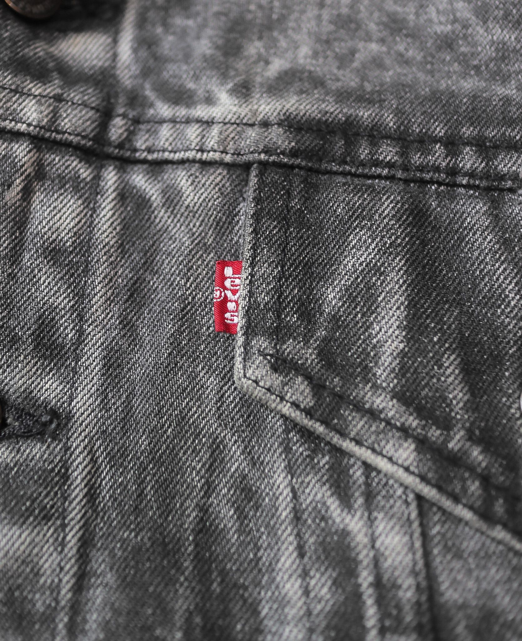 05.13.24 - VTG BOXY CROPPED DENIM JACKET - LEVI'S 90s