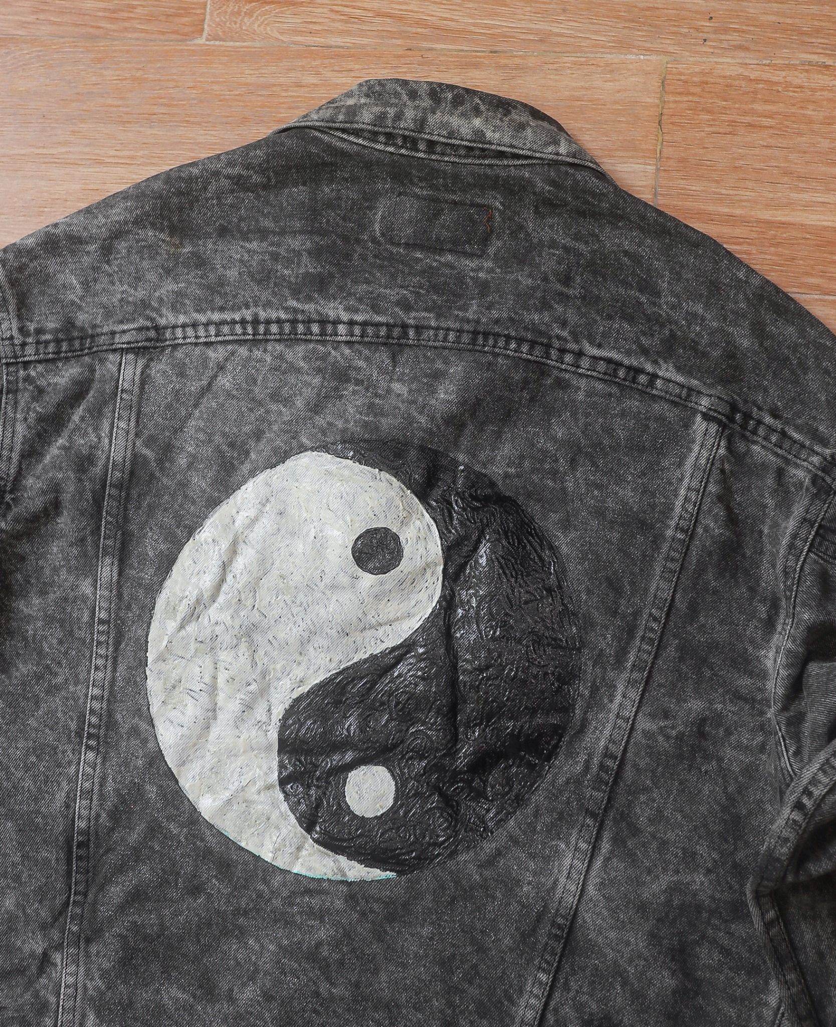 05.13.24 - VTG BOXY CROPPED DENIM JACKET - LEVI'S 90s