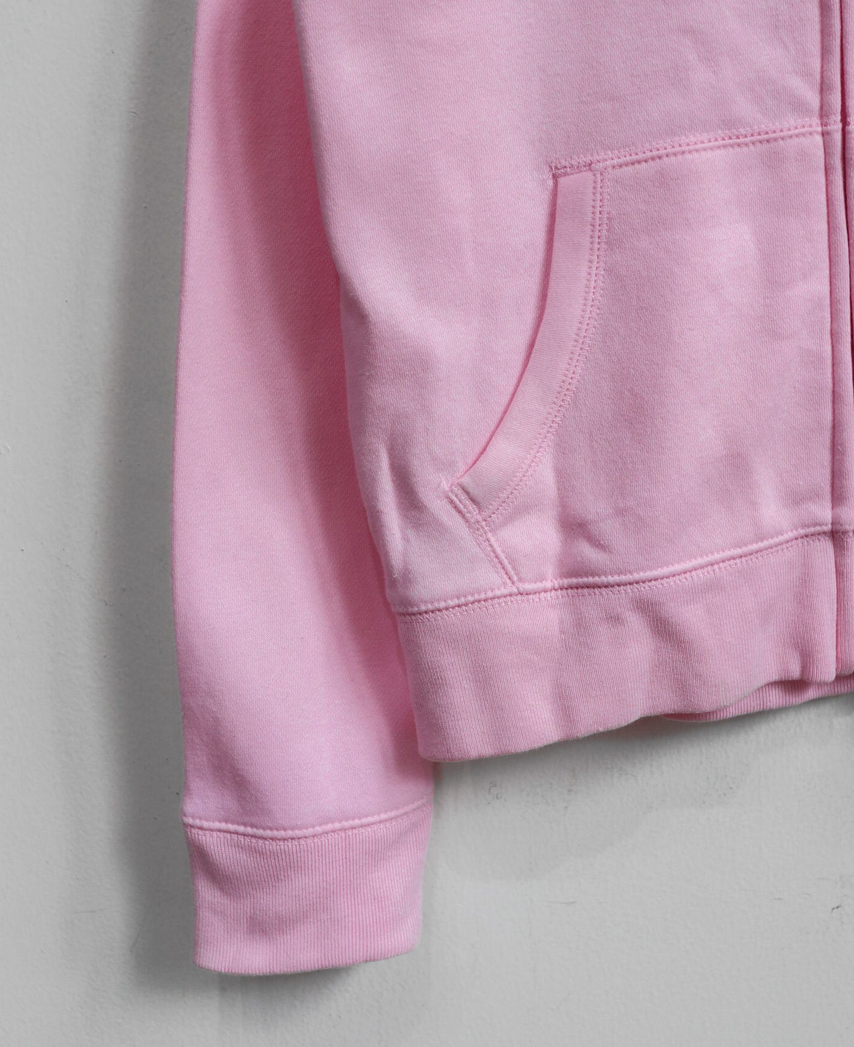 12.07.23 - VTG ZIP UP HOODIE - GAP