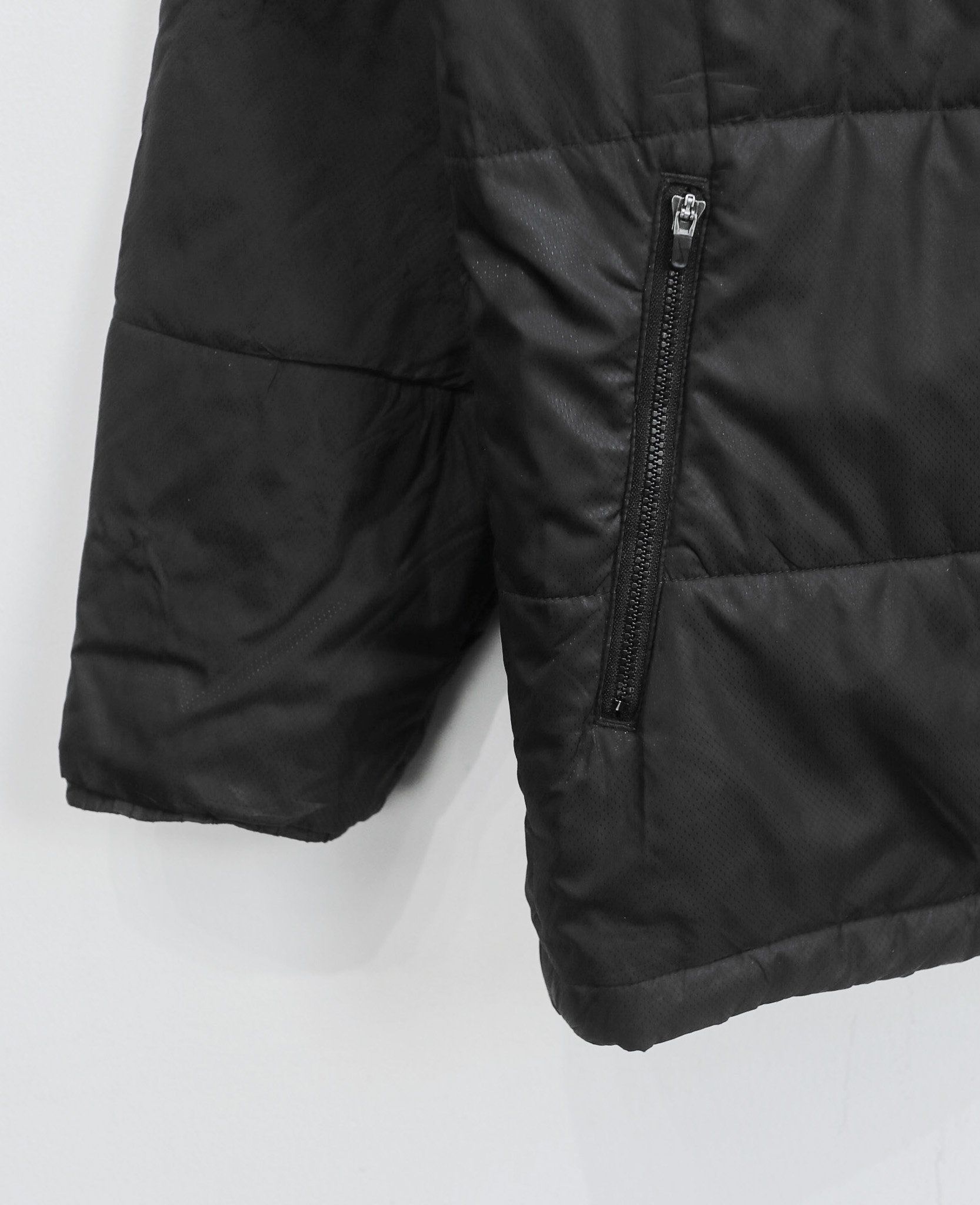 03.10.24 - VTG WINDBREAKER JACKET - NIKE 00s