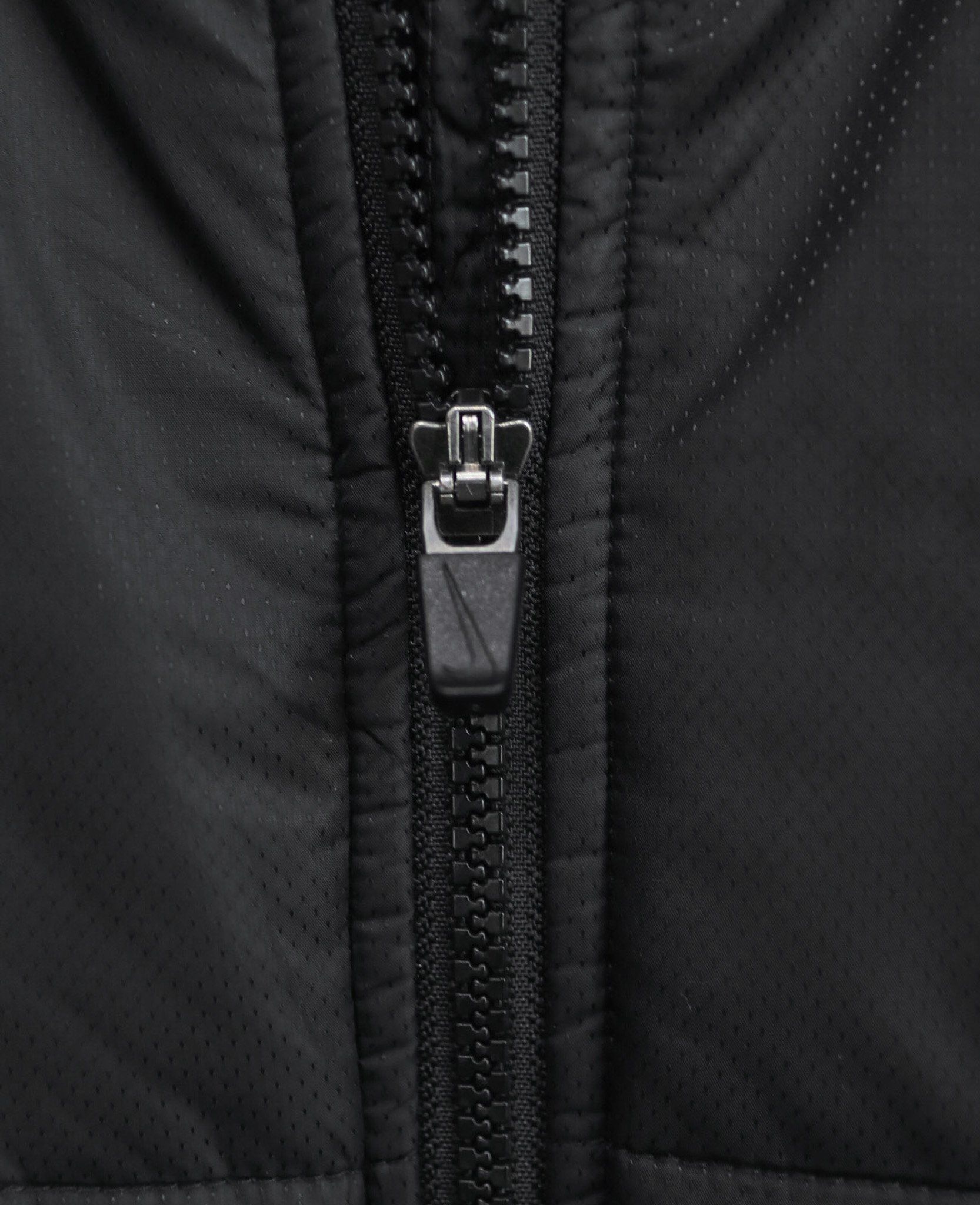 03.10.24 - VTG WINDBREAKER JACKET - NIKE 00s