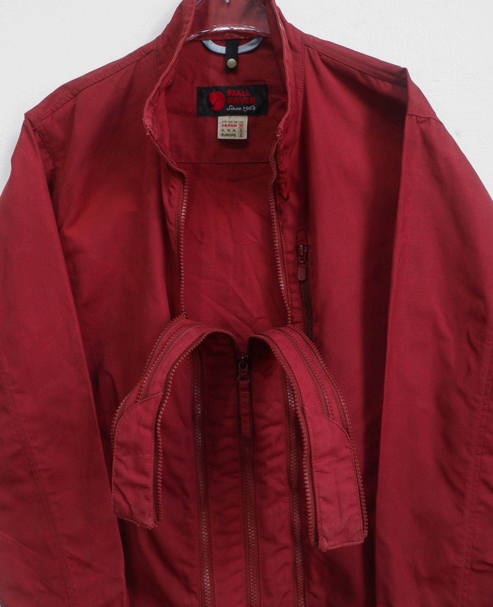03.03.24 - VTG WINDBREAKER JACKET - FJALL RAVEN 90s