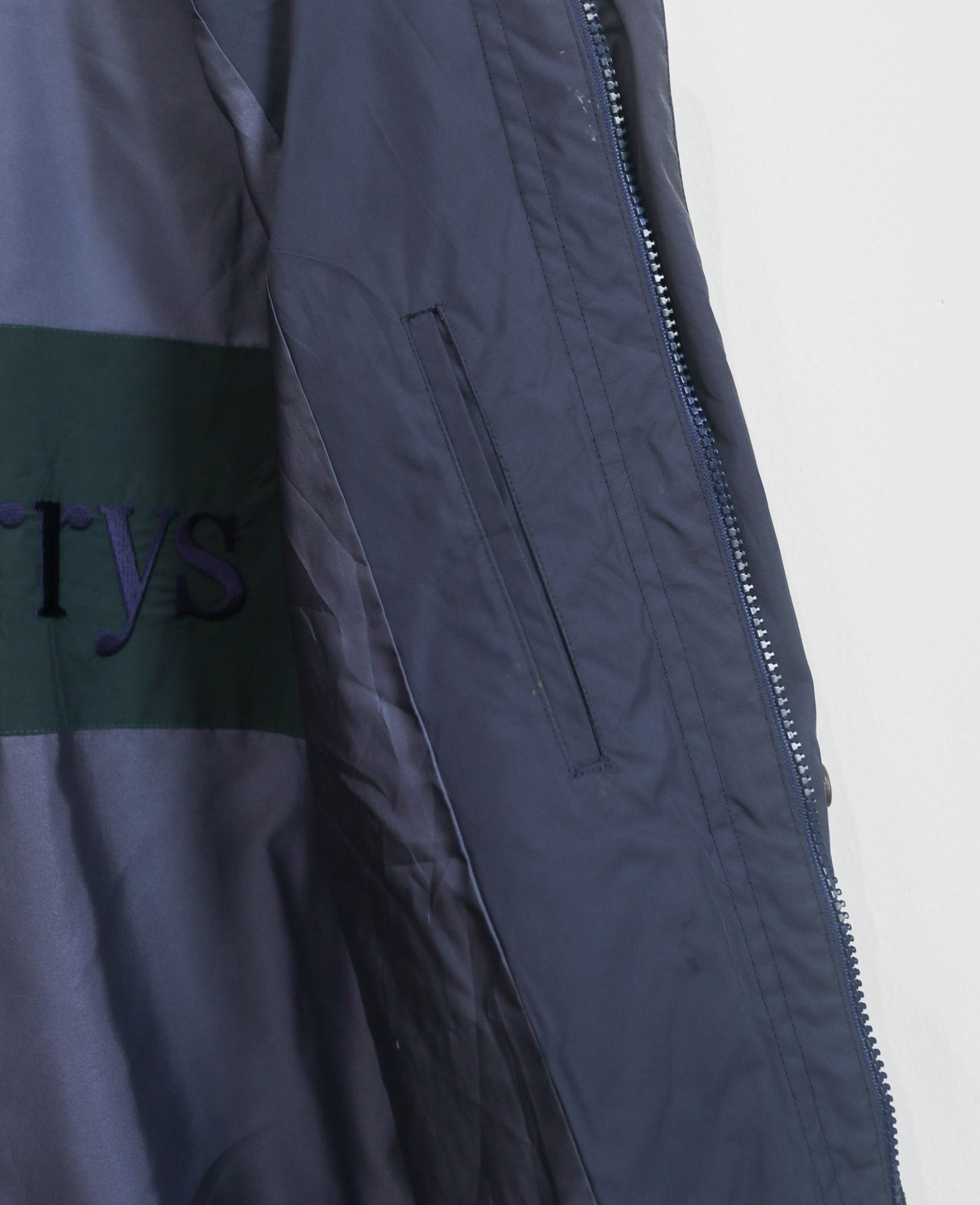 03.10.24 - VTG WINDBREAKER JACKET - BURBERRYS SPORTS