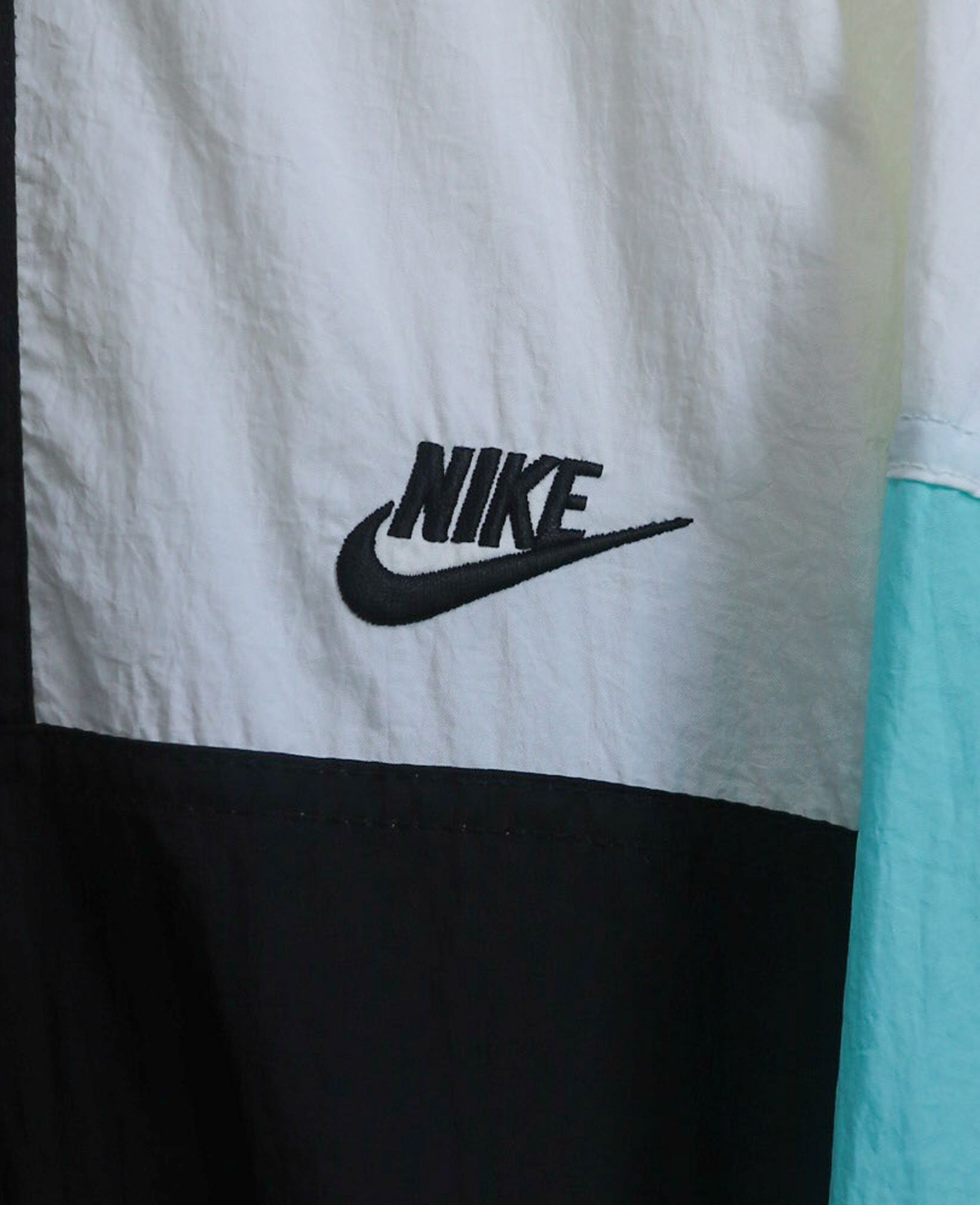 03.10.24 - VTG NYLON WINDBREAKER JACKET - NIKE BOOTLEG