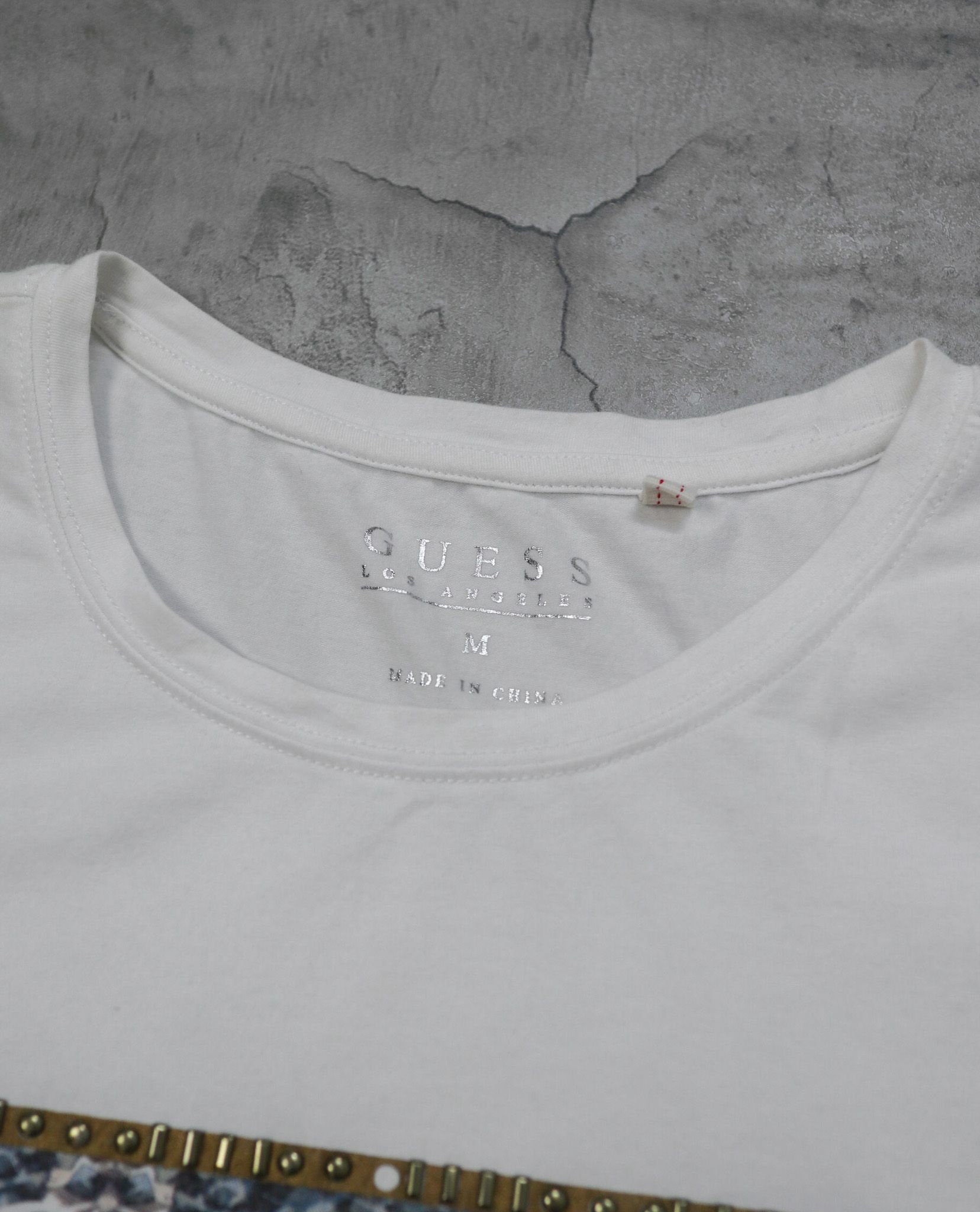 02.21.23 - VTG T-SHIRT - GUESS