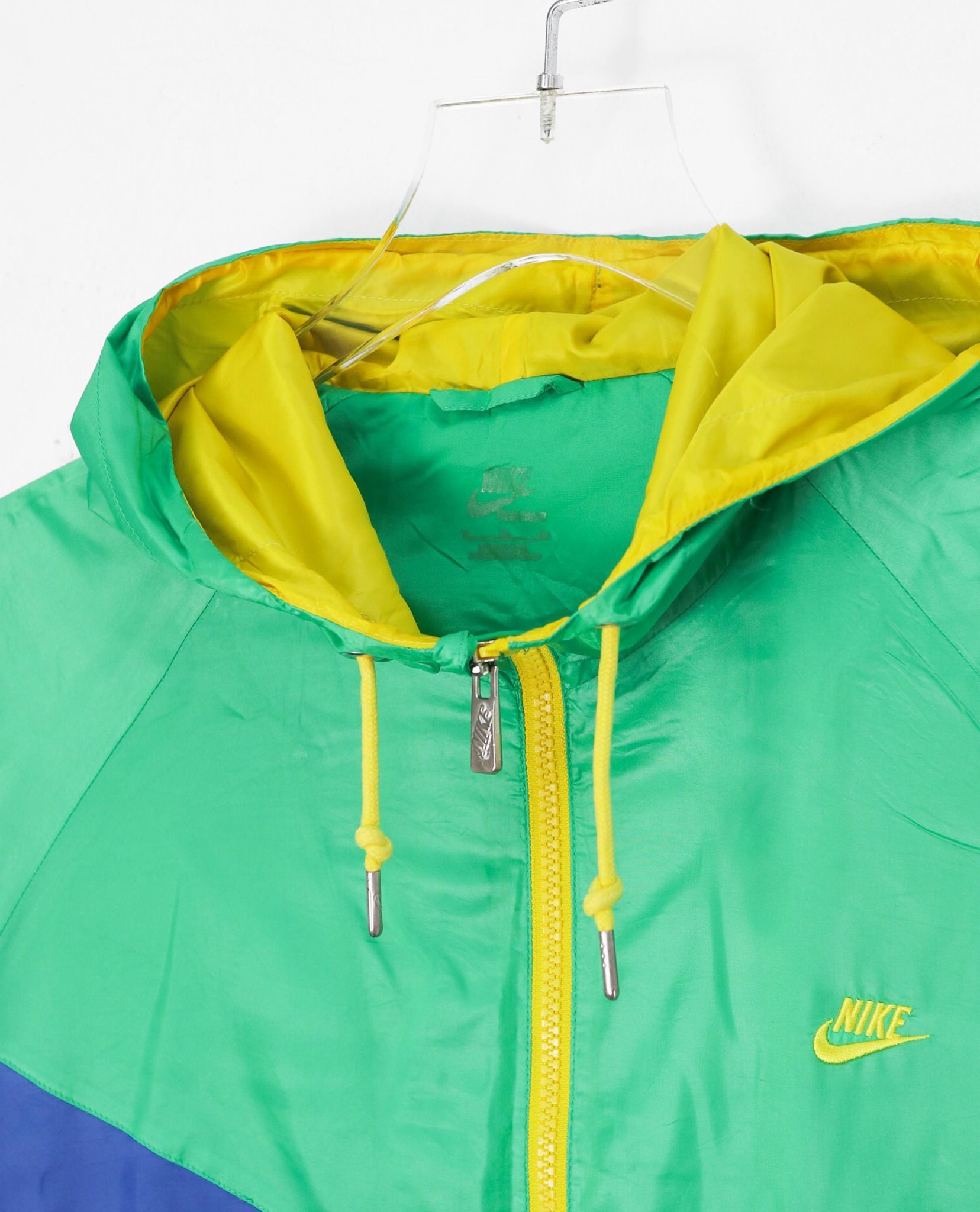 11.13.22 - VTG WINDBREAKER JACKET - NIKE
