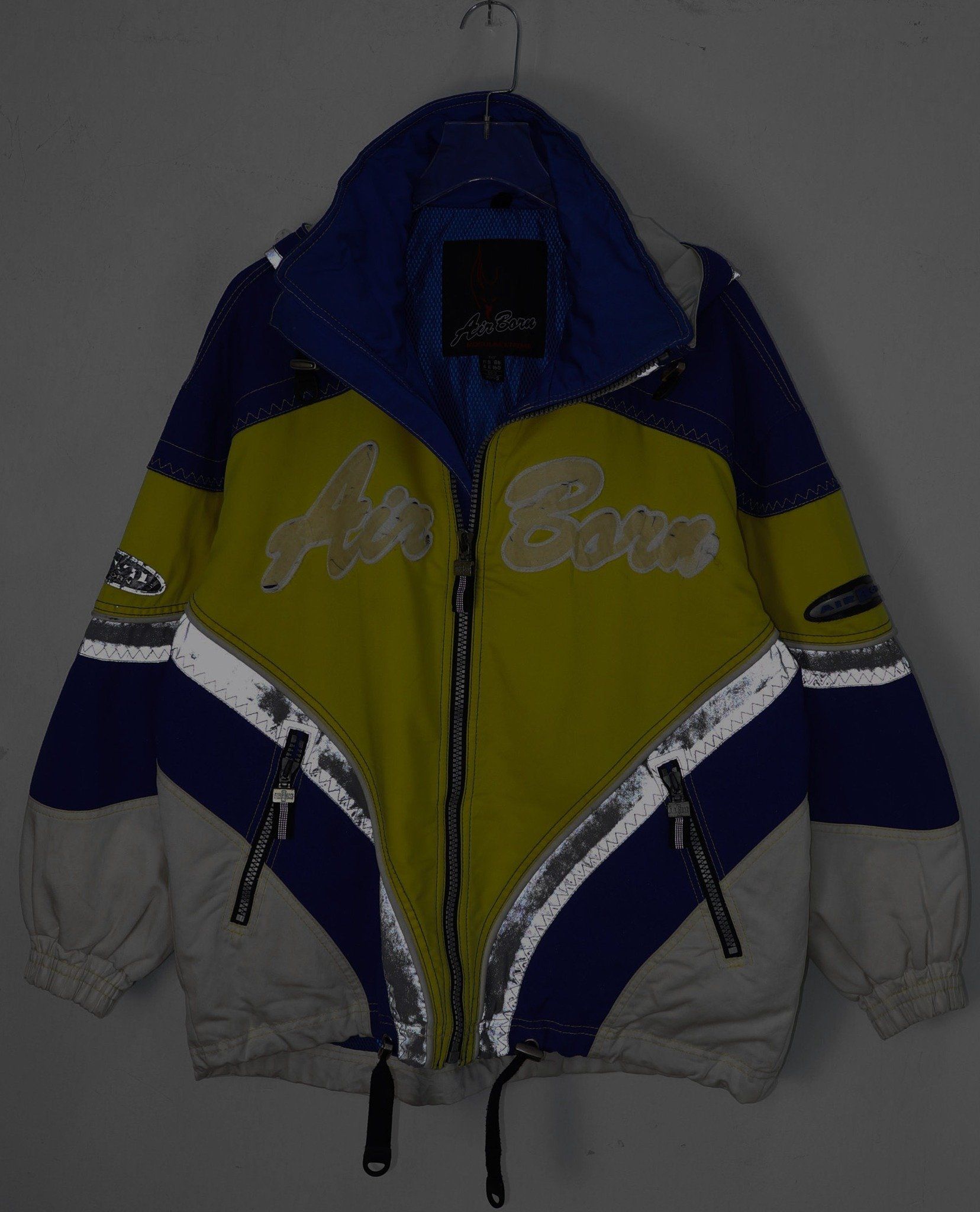 11.13.22 - VTG SKIING JACKET - AIR BORN