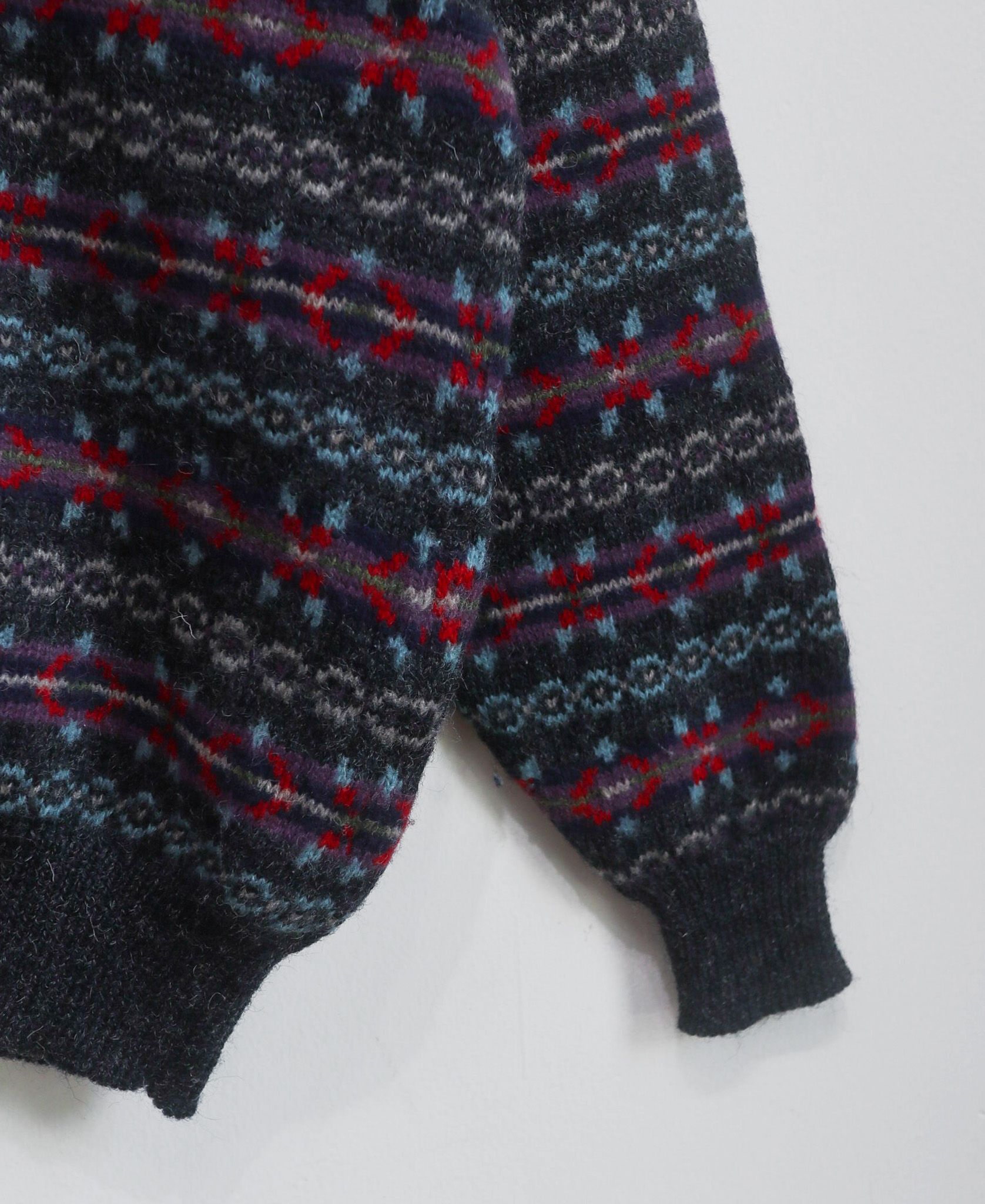11.16.23 - VTG KNIT SWEATSHIRT - GUNP'S