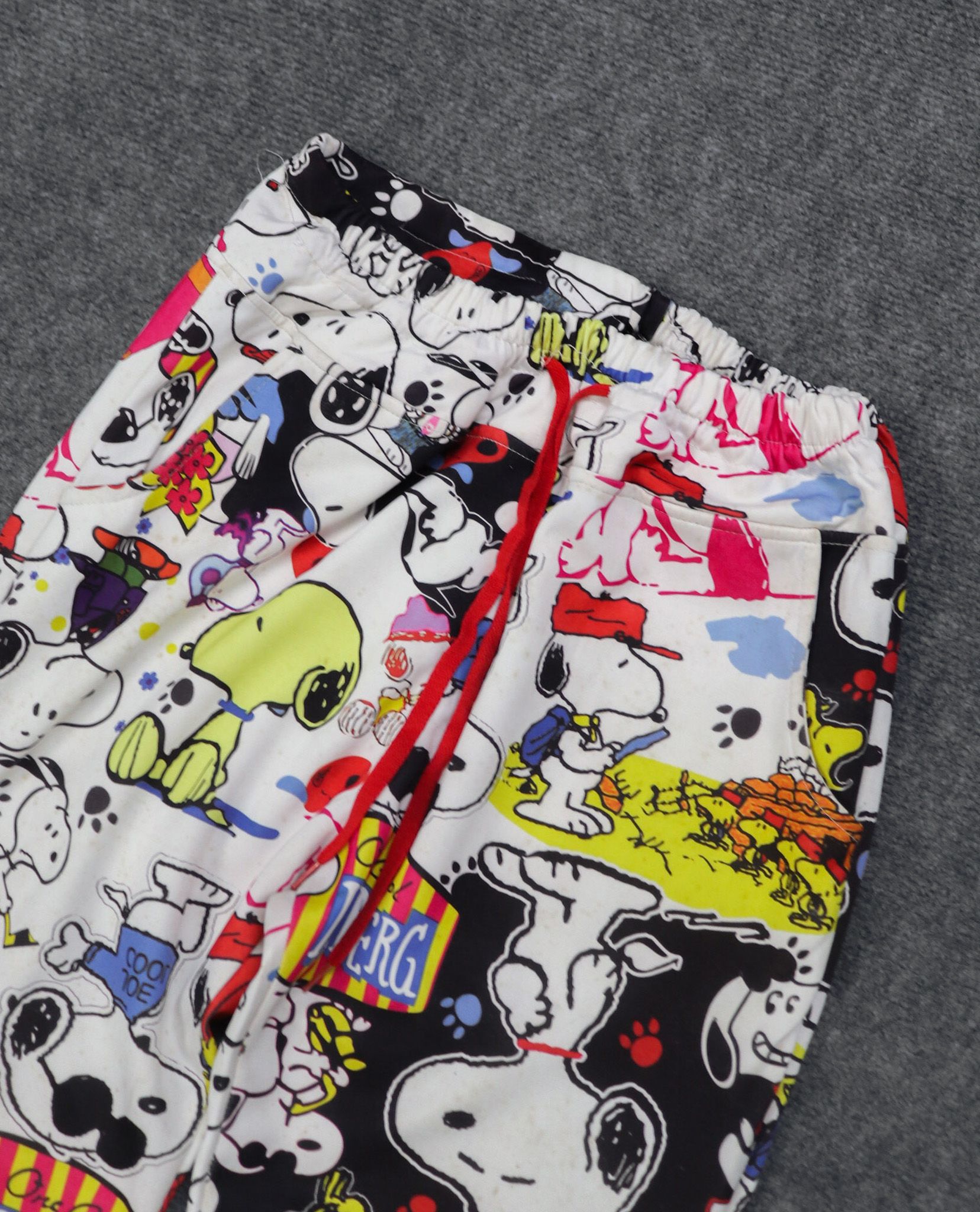02.22.23 - VTG TRACK PANTS - PEANUTS
