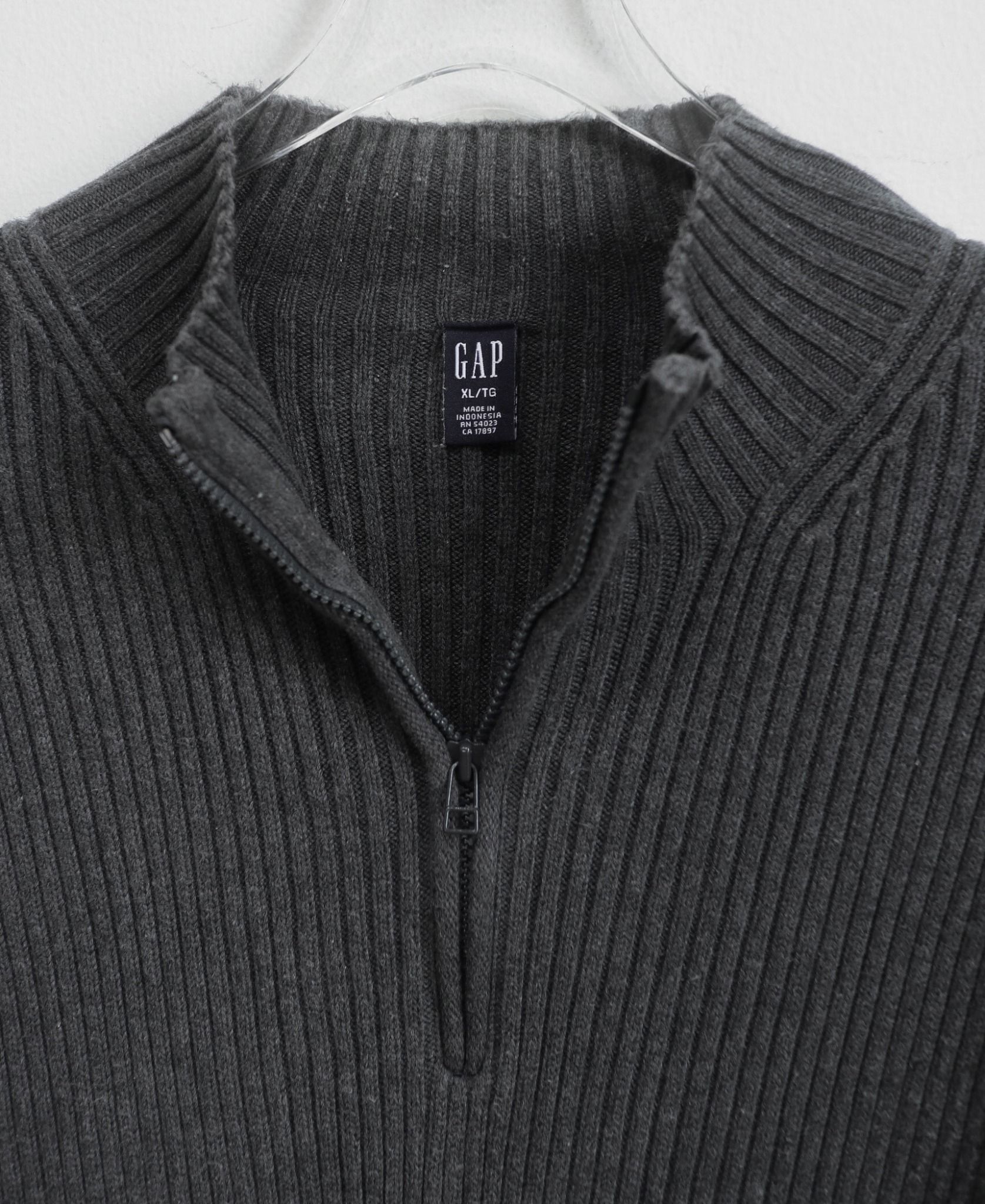 11.16.23 - VTG KNIT SWEATSHIRT - GAP