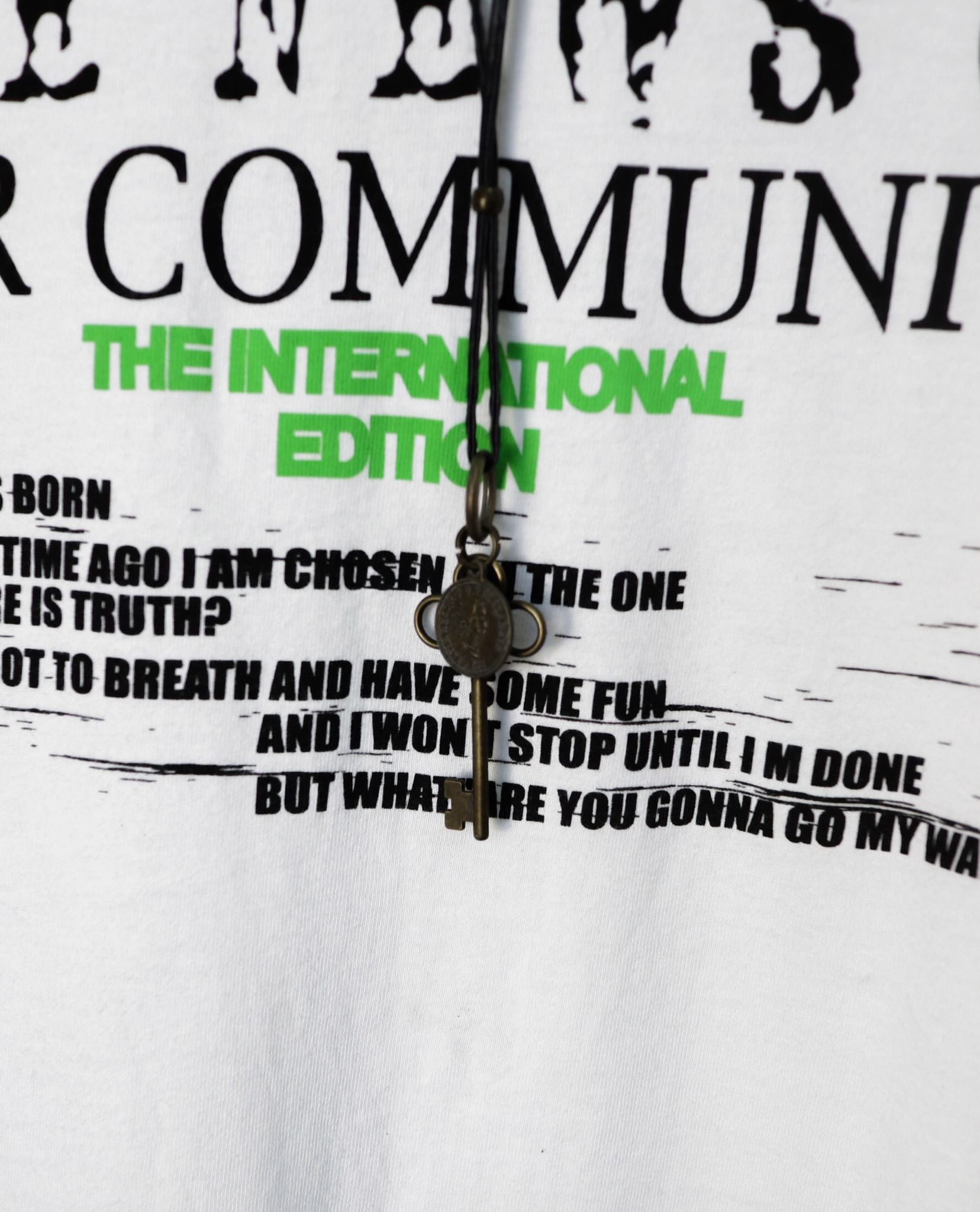 12.21.22 - VTG LONGSLEEVE SHIRT - THE BAY'S GARDEN