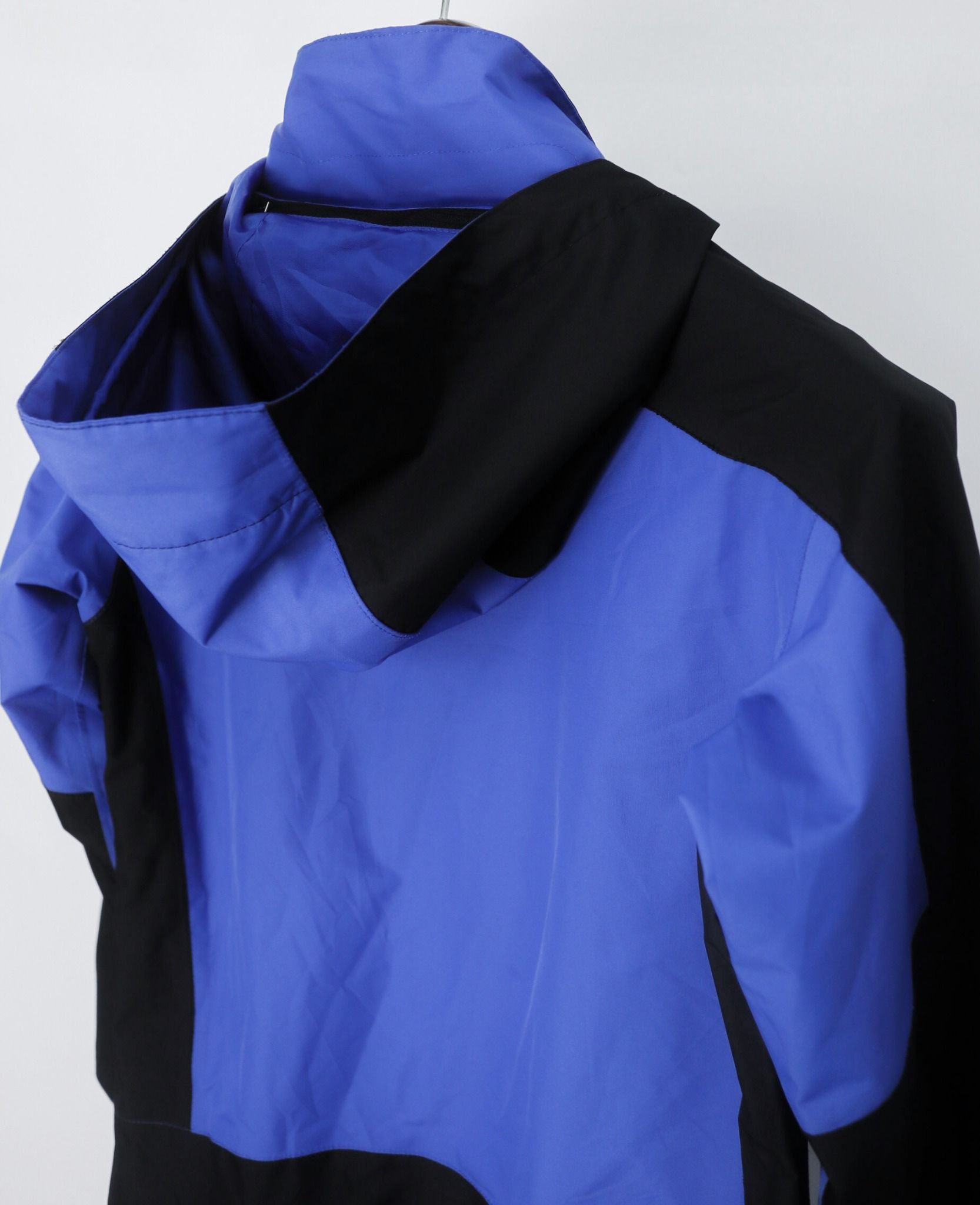 03.17.24 - VTG WINDBREAKER JACKET
