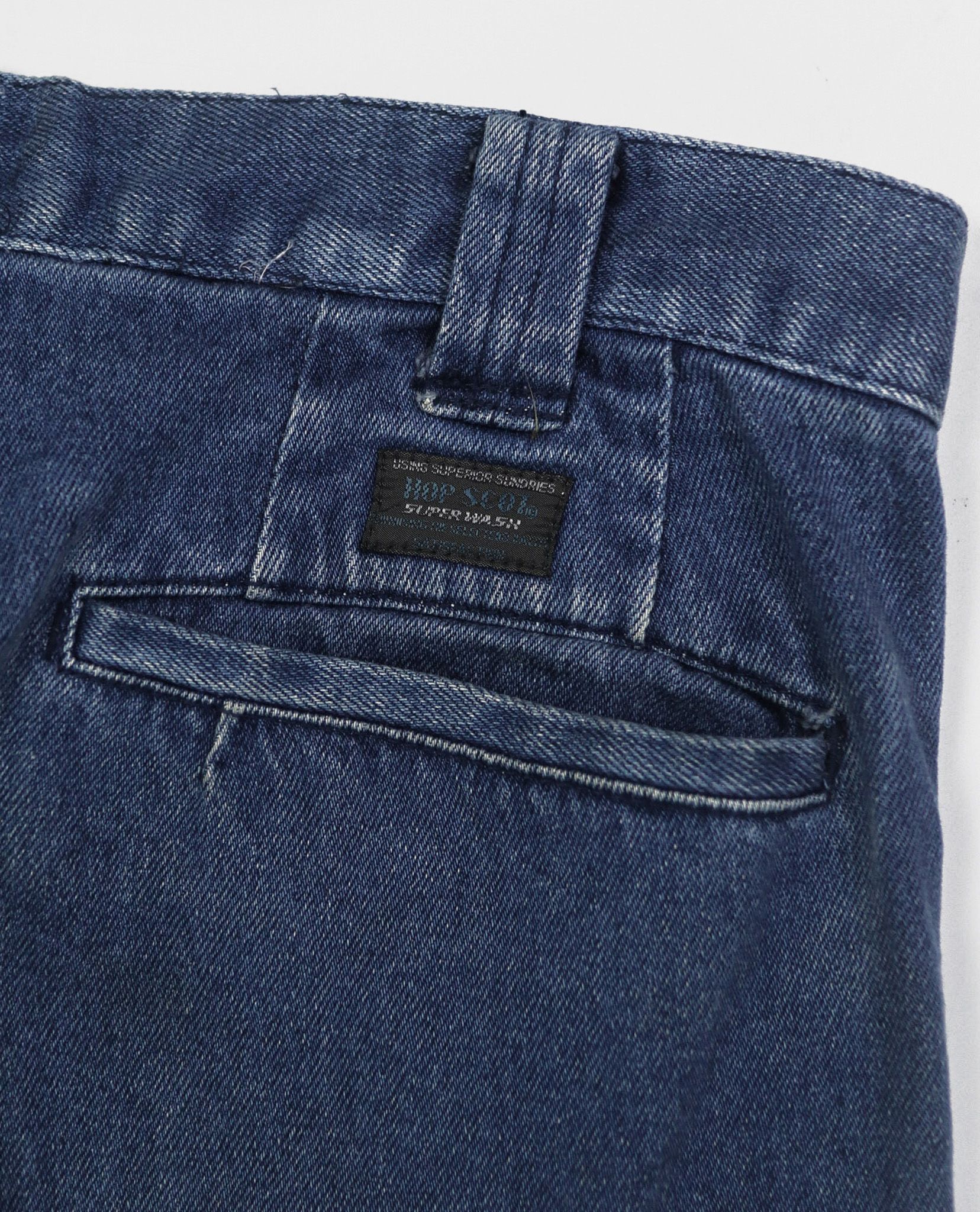 02.21.23 - VTG WIDE FIT DENIM CARGO PANTS - HOT SCOT