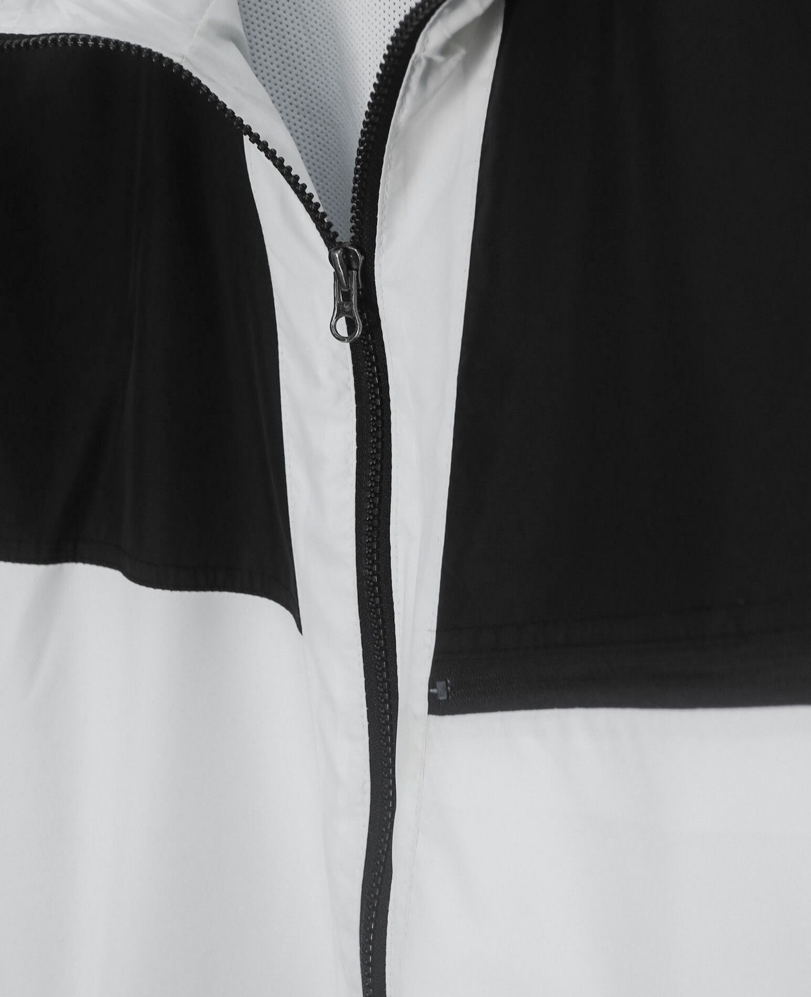 03.17.24 - VTG WINDBREAKER JACKET - FB142