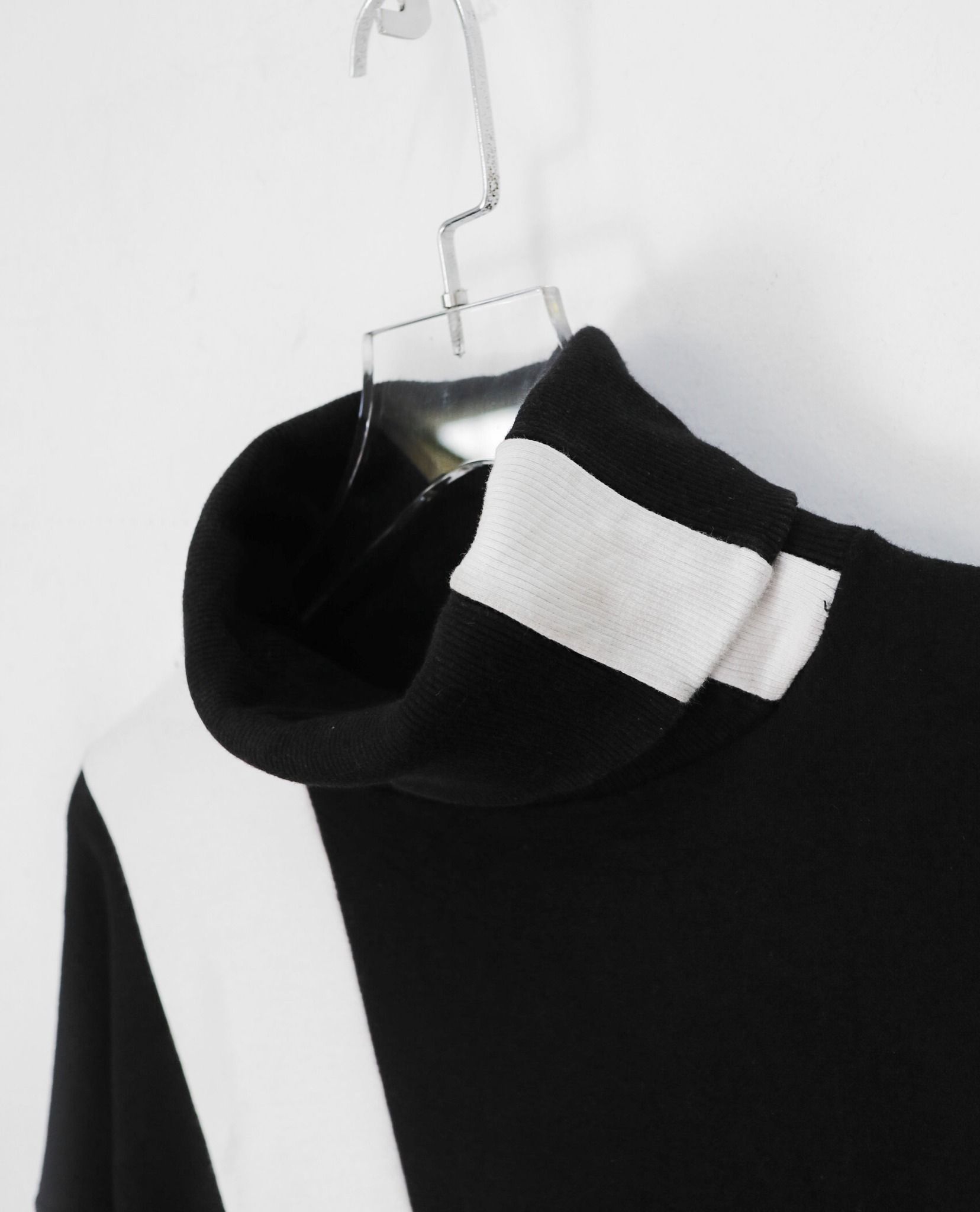 11.17.22 - VTG TURTLENECK SWEATSHIRT - BARZILLAI