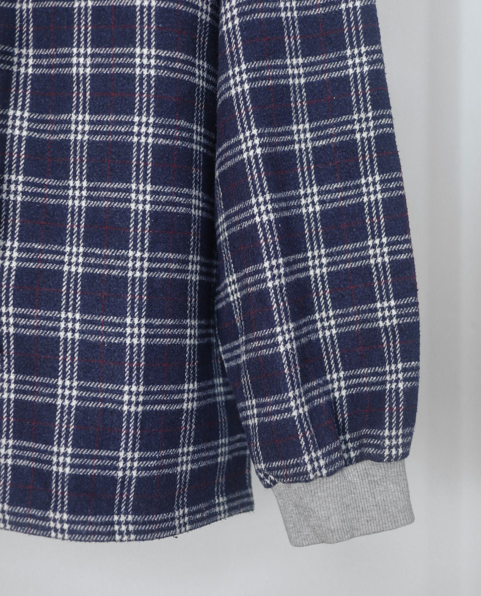 05.09.23 - VTG BUTTON UP SHIRT - VINTAGE CUMO