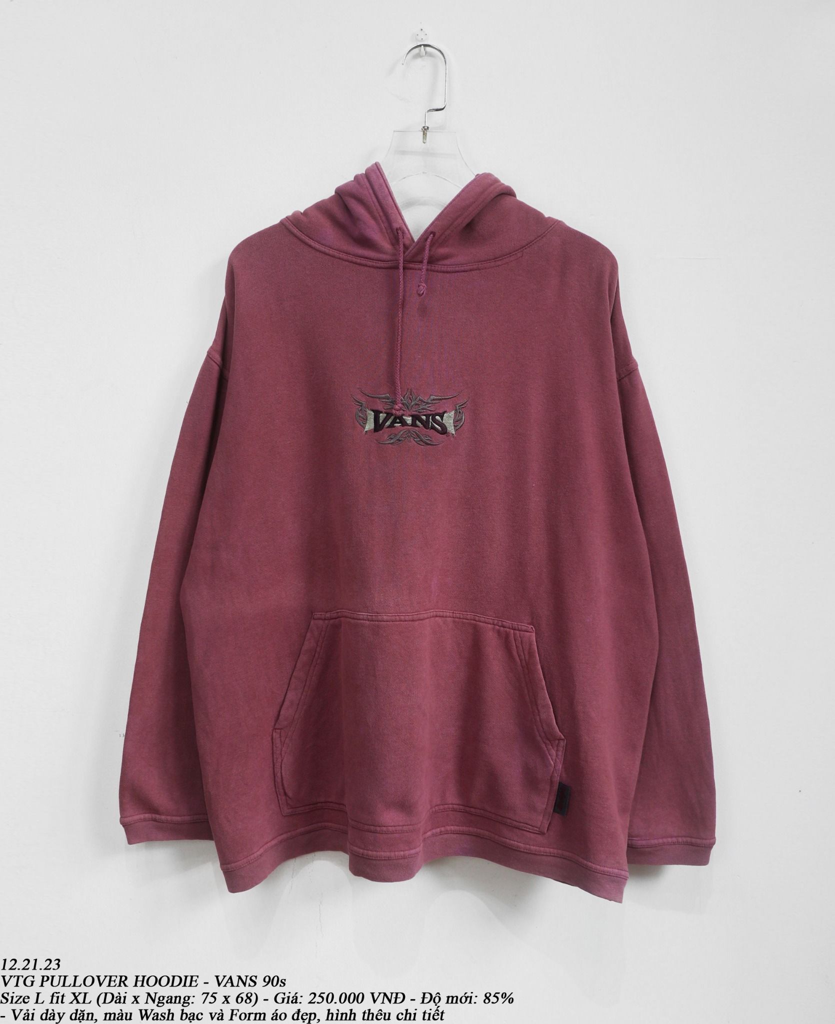 12.21.23 - VTG PULLOVER HOODIE - VANS 90s