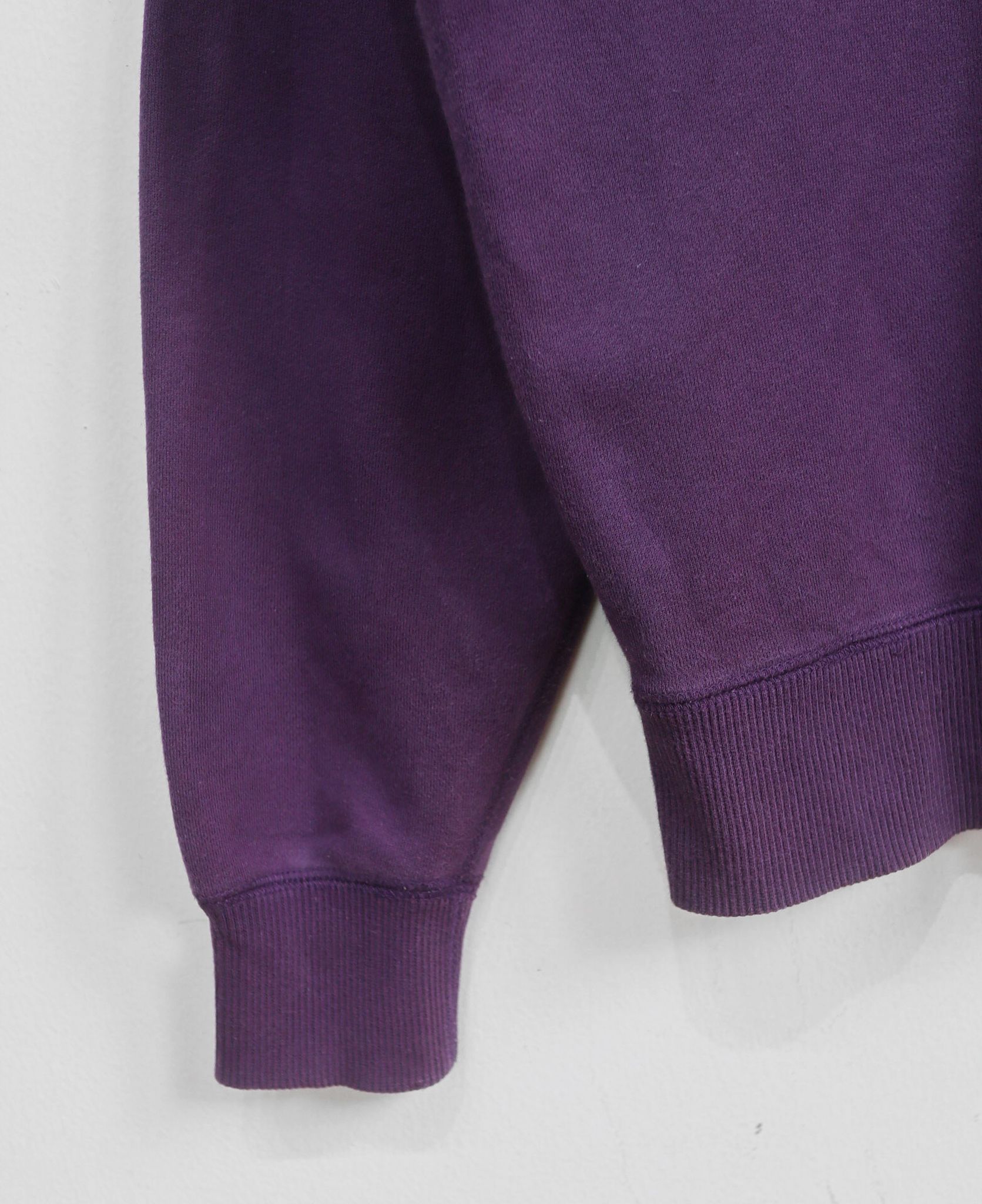 12.21.23 - VTG CROPPED SWEATSHIRT - UNIQLO
