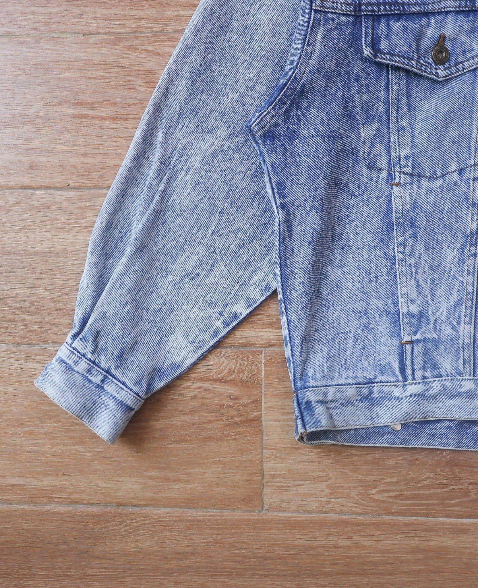 05.26.24 - VTG CROPPED DENIM TRUCKER JACKET 90s
