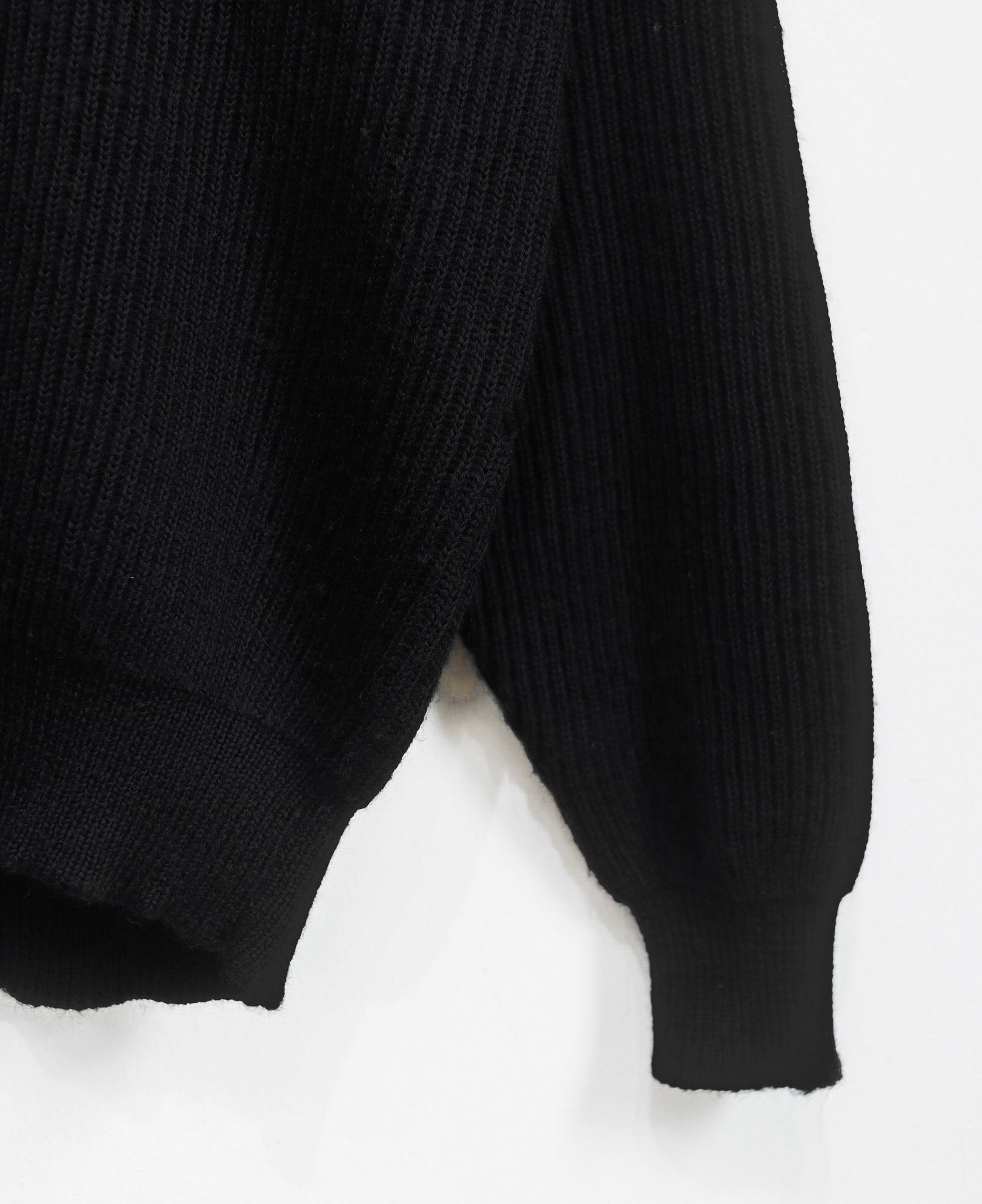 11.30.23 - VTG KNIT SWEATSHIRT - I'M OFF