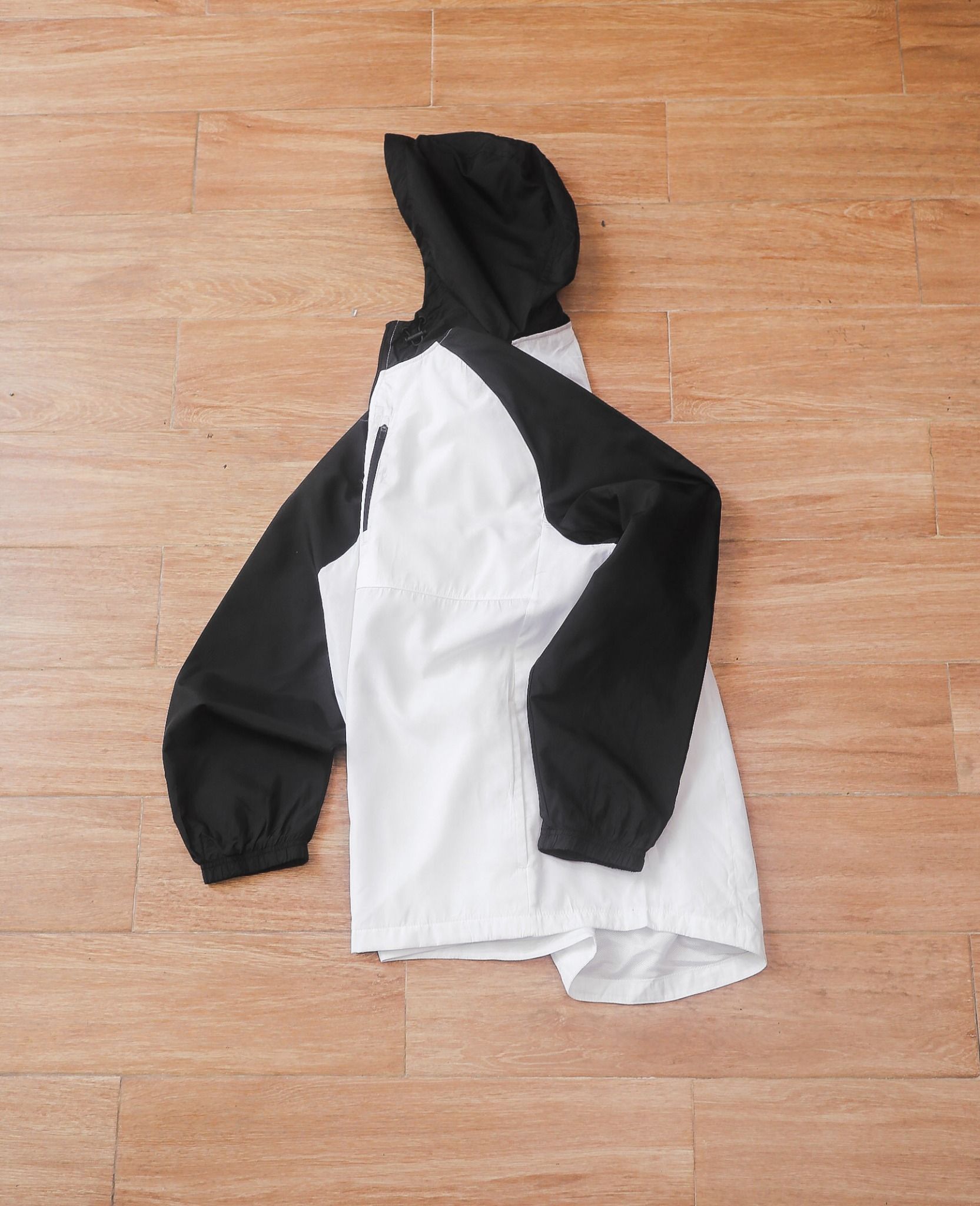 05.26.24 - VTG WINDBREAKER JACKET - RUSSELL ATHLETIC