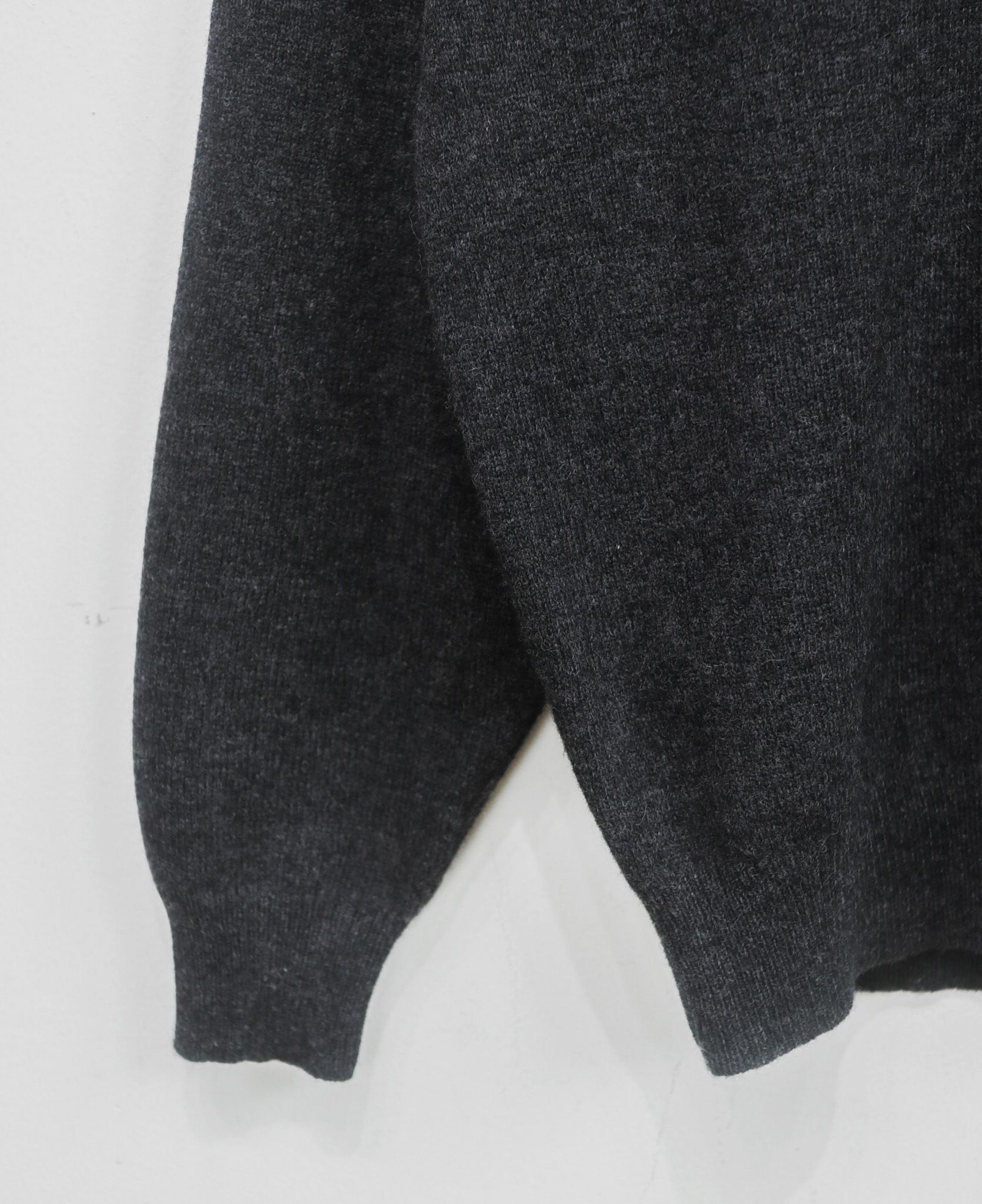 11.30.23 - VTG KNIT SWEATSHIRT - UNIQLO