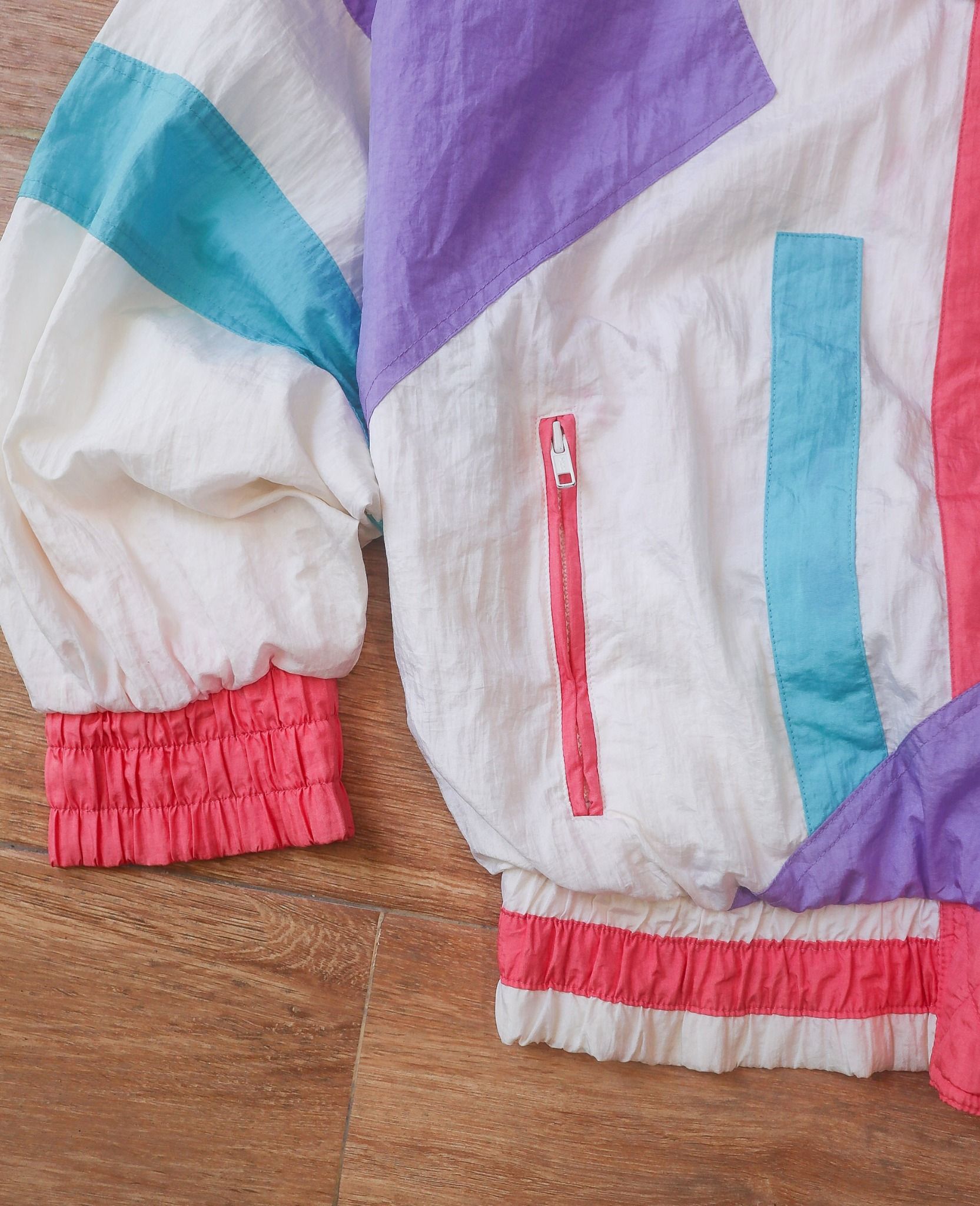 05.26.24 - VTG OVERSIZED BOXY NYLON WINDBREAKER JACKET