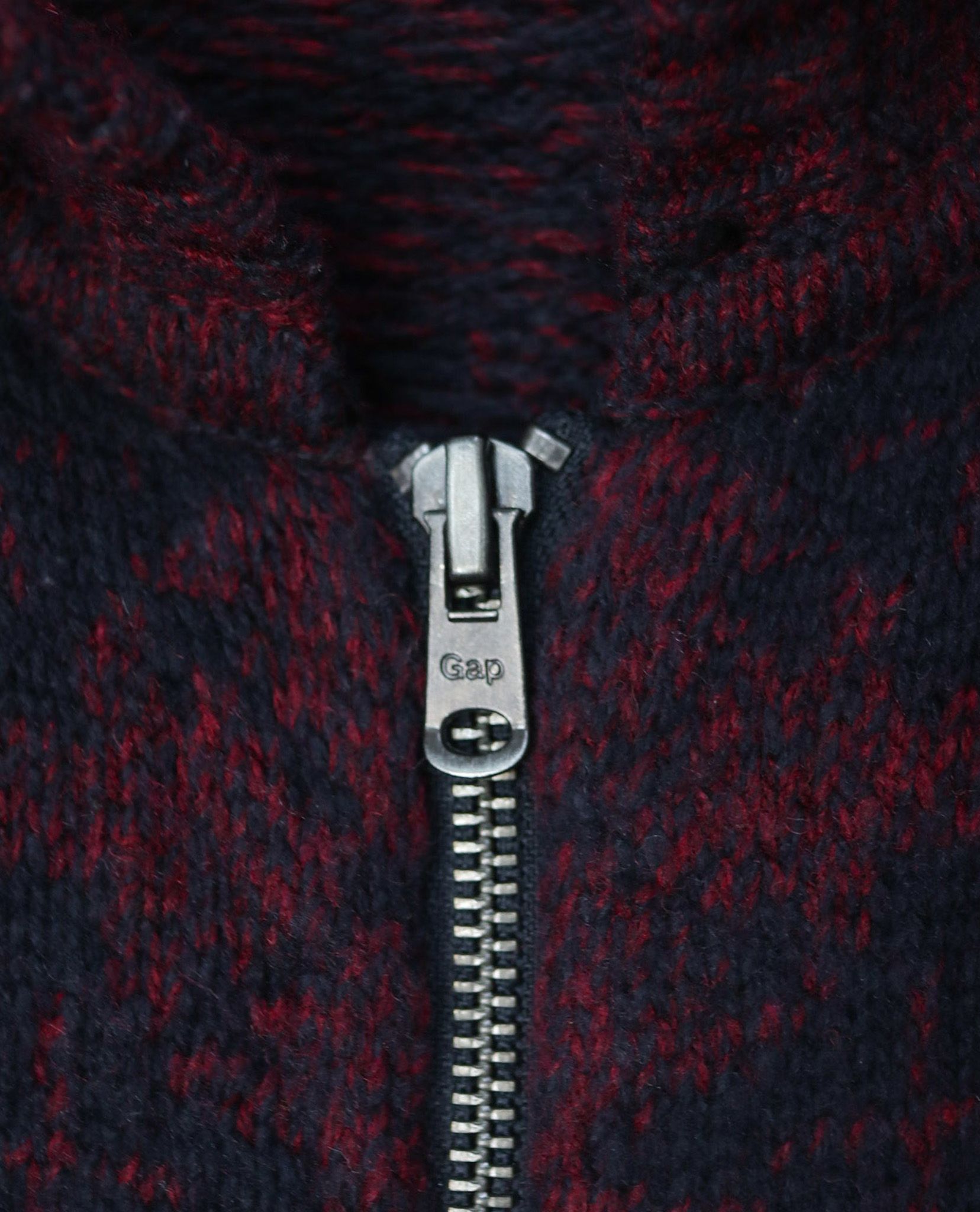 02.26.23 - VTG KNIT ZIP UP HOODIE - GAP