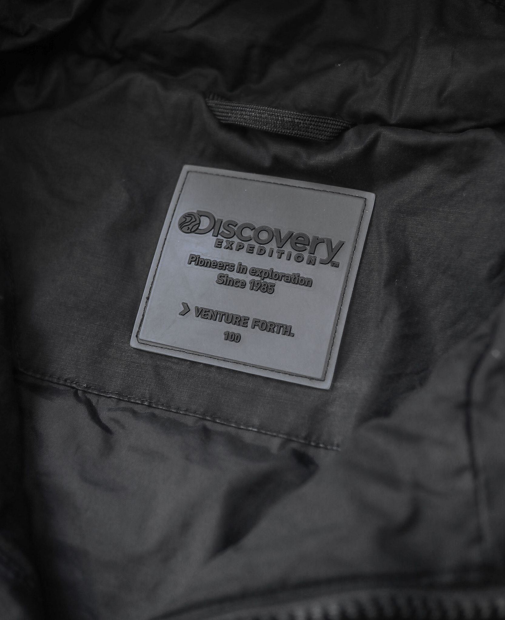 05.26.24 - VTG WINDBREAKER JACKET - DISCOVERY