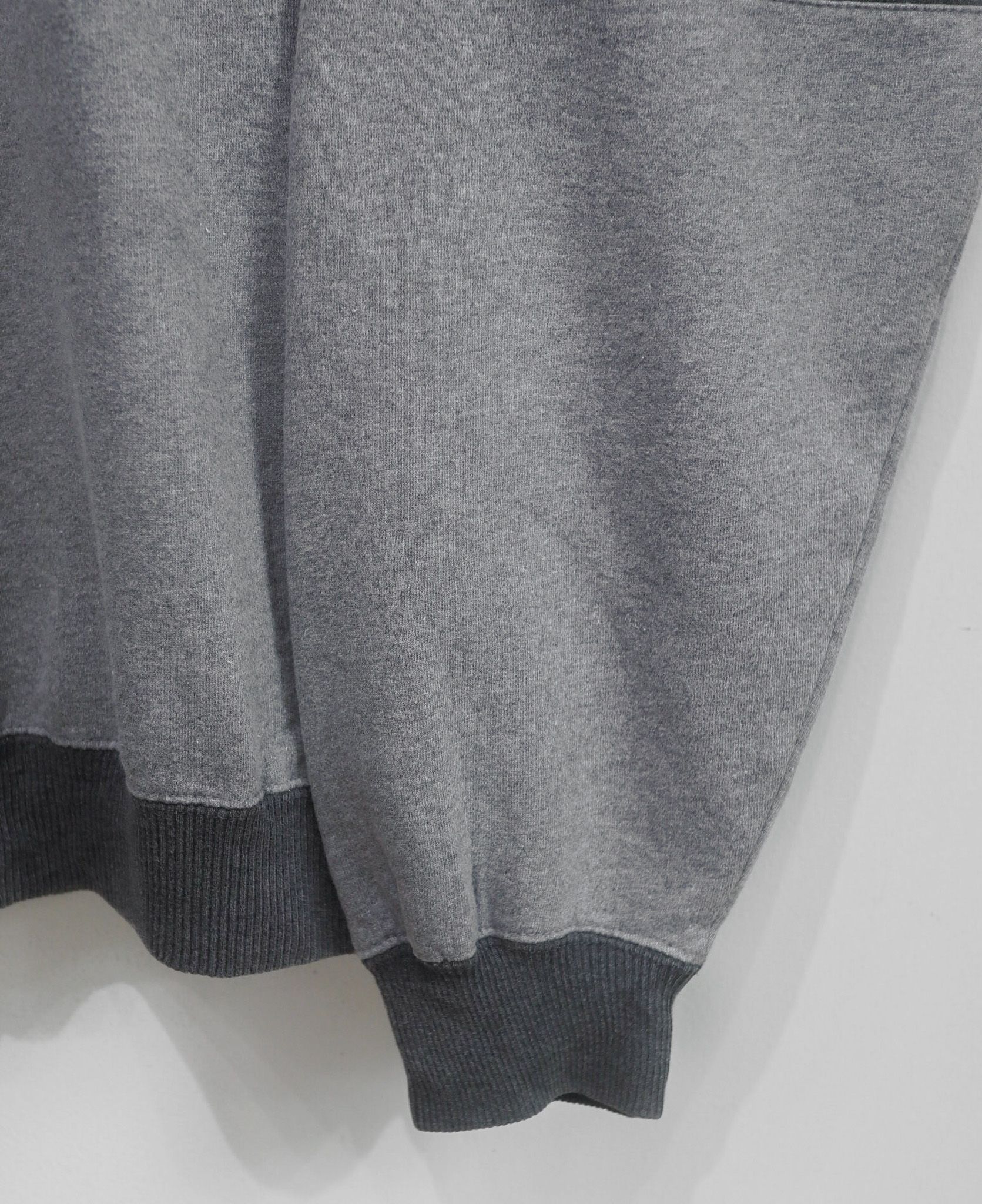 11.23.23 - VTG PULLOVER HOODIE - TOMMY HILFIGER