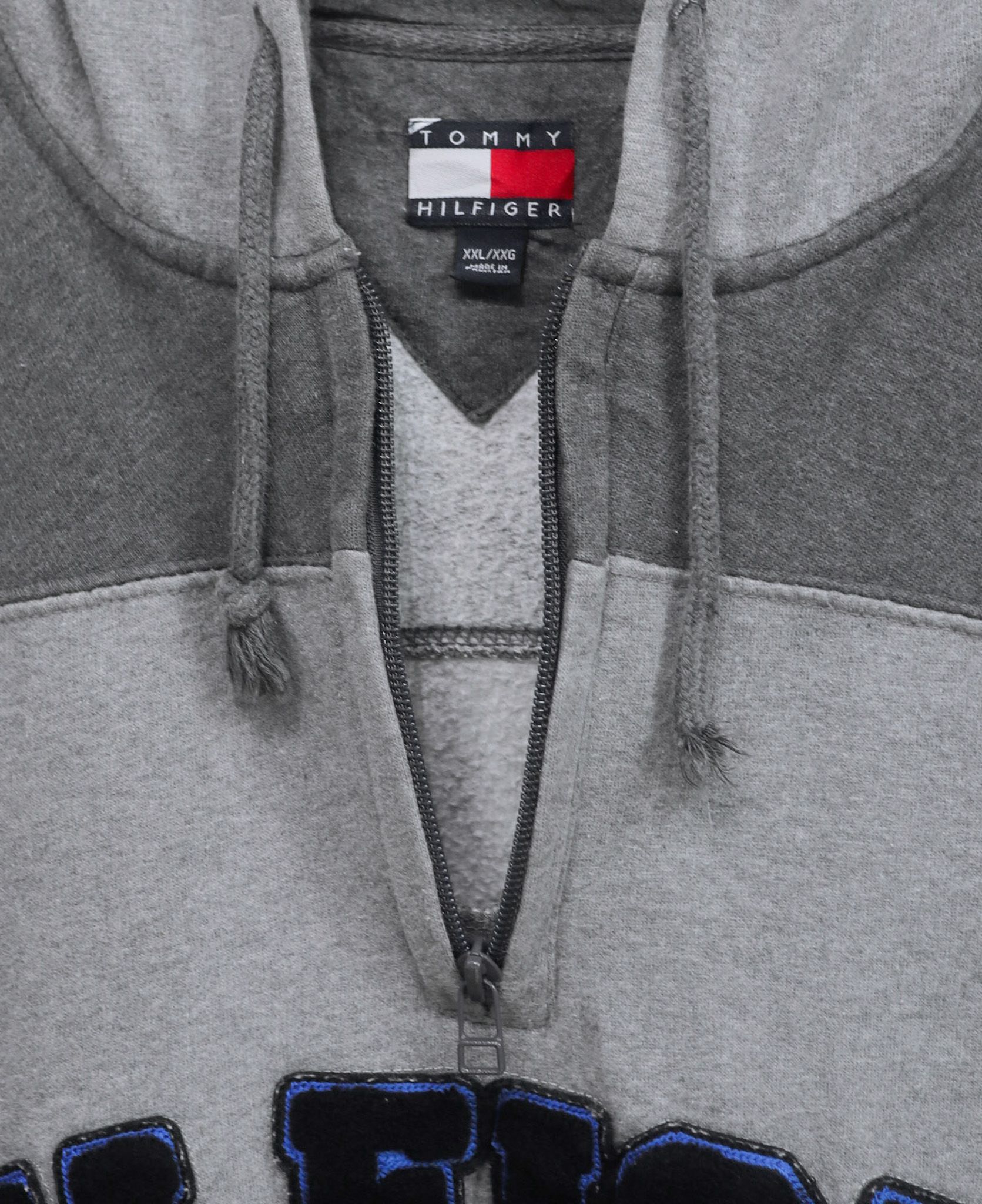 11.23.23 - VTG PULLOVER HOODIE - TOMMY HILFIGER